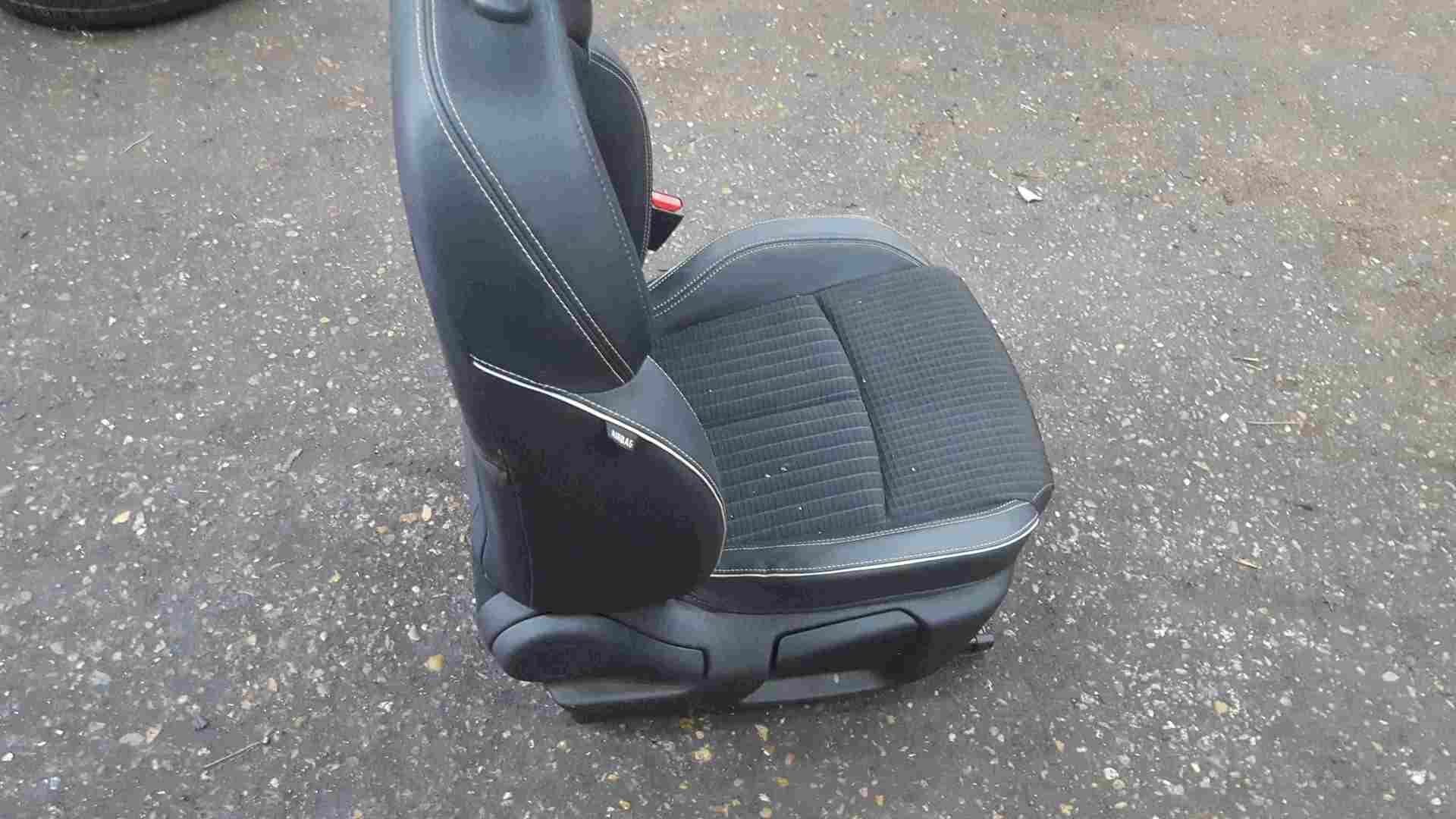 Thumb 3 Renault Kadjar 2015-2018 Drivers OSF Front Seat Chair