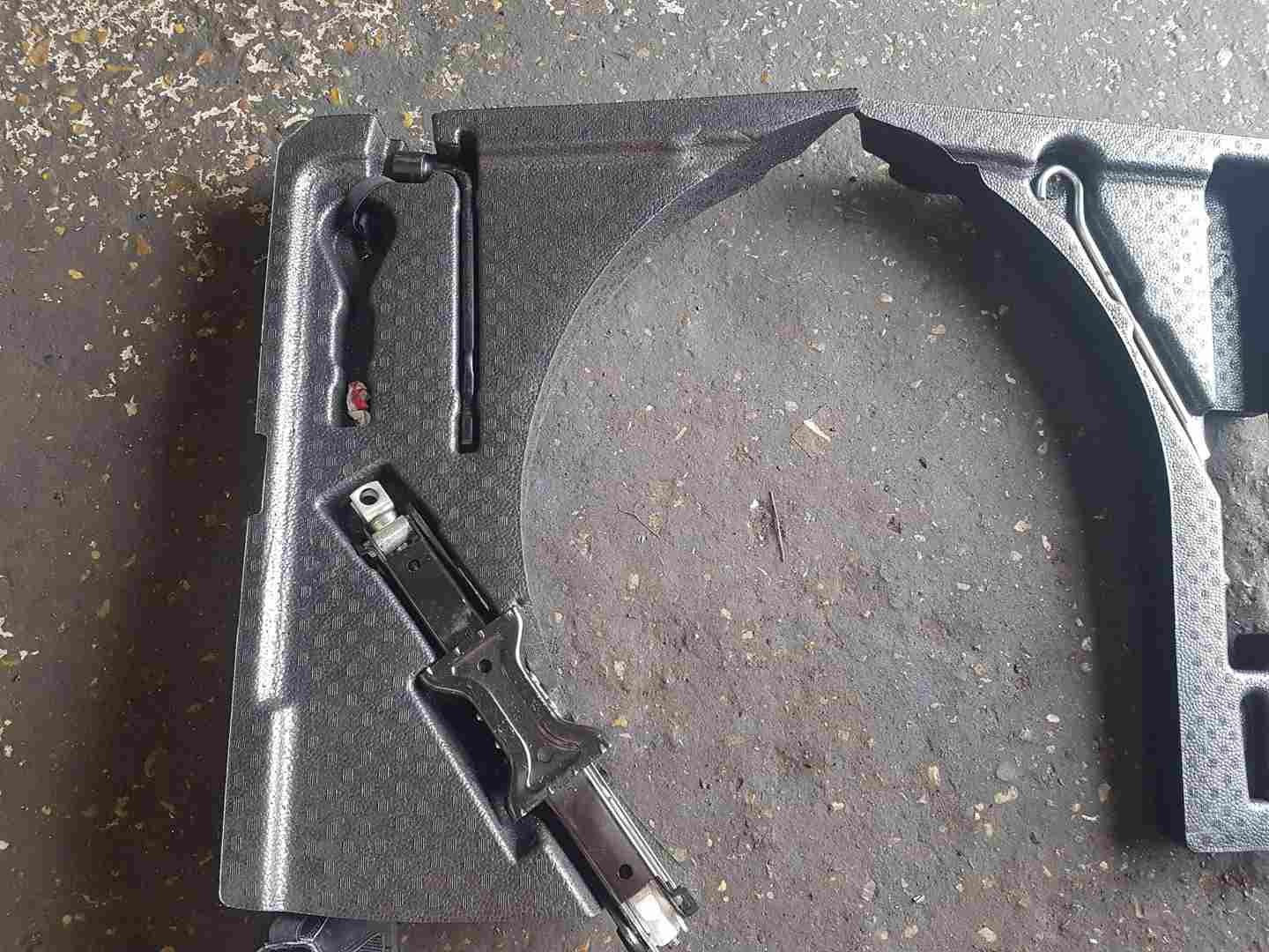 Thumb 2 Renault Kadjar 2015-2018 Jack SET Foam KIT