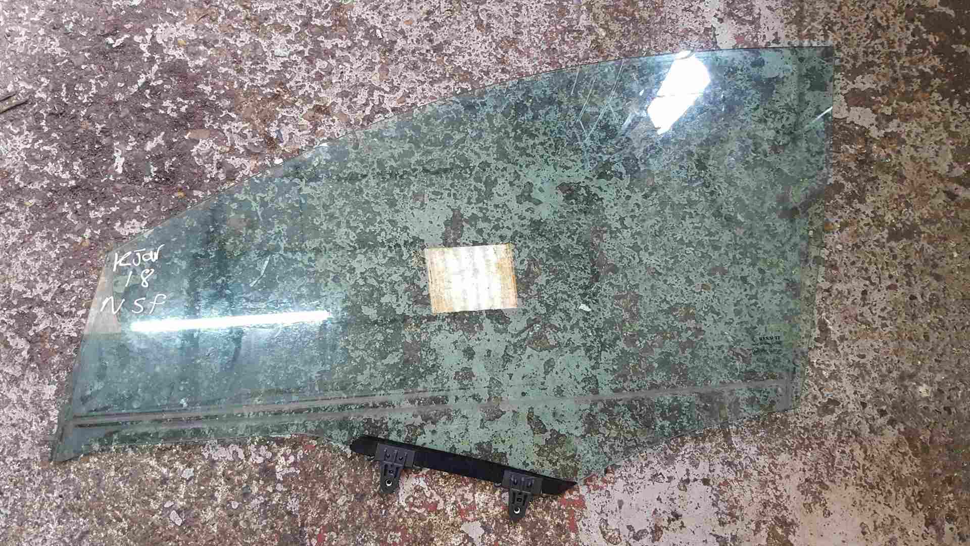 Renault Kadjar 2015-2018 Passenger NSF Front Window Glass