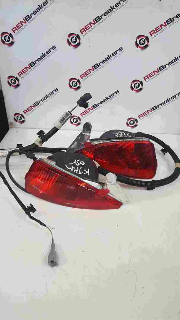 Renault Kadjar 2015-2018 Passengers Drivers Rear Fog Lights + Wiring
