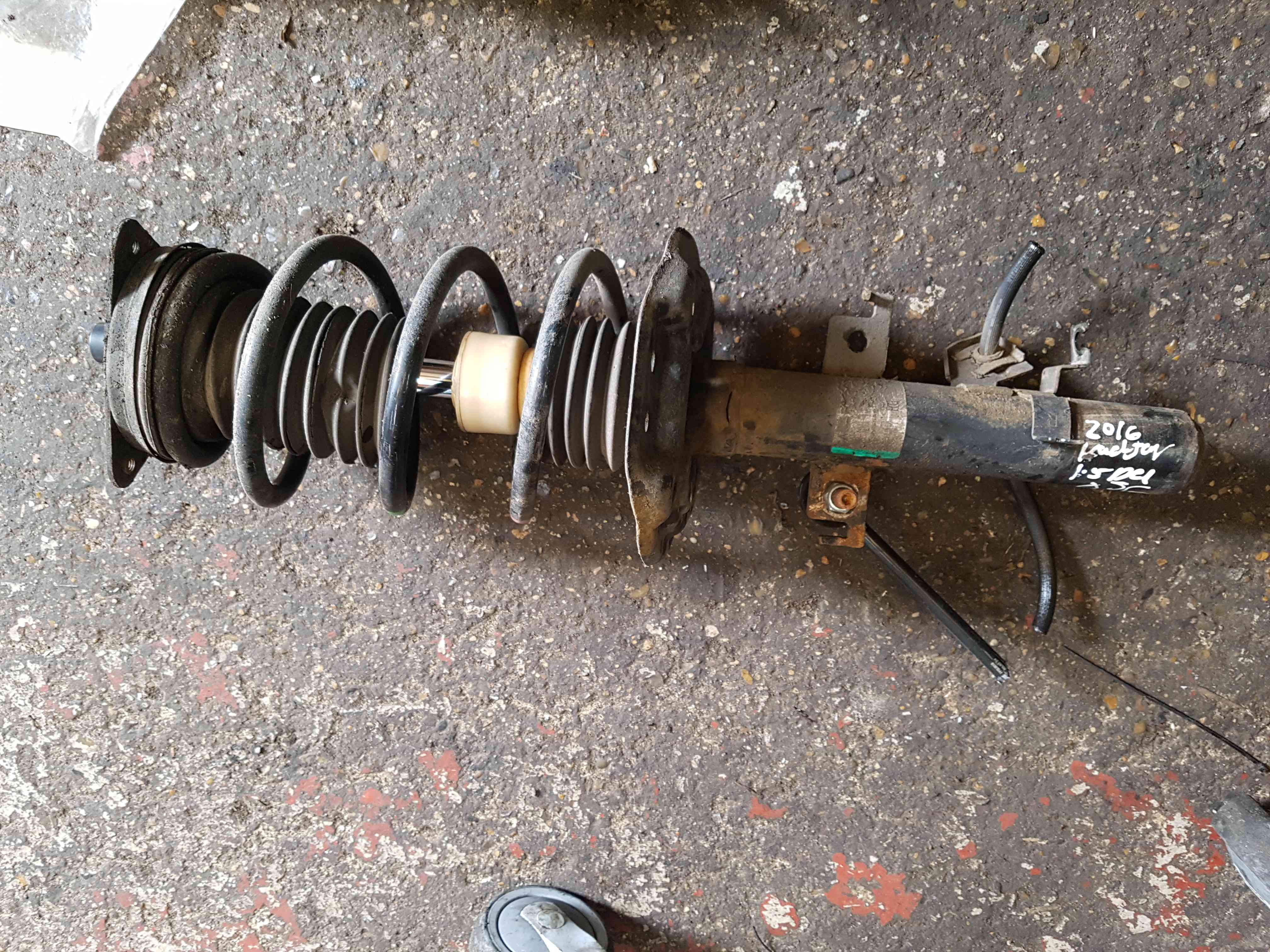 Renault Kadjar 2015-2021 1.5 Drivers OSF Front Spring Strut LEG