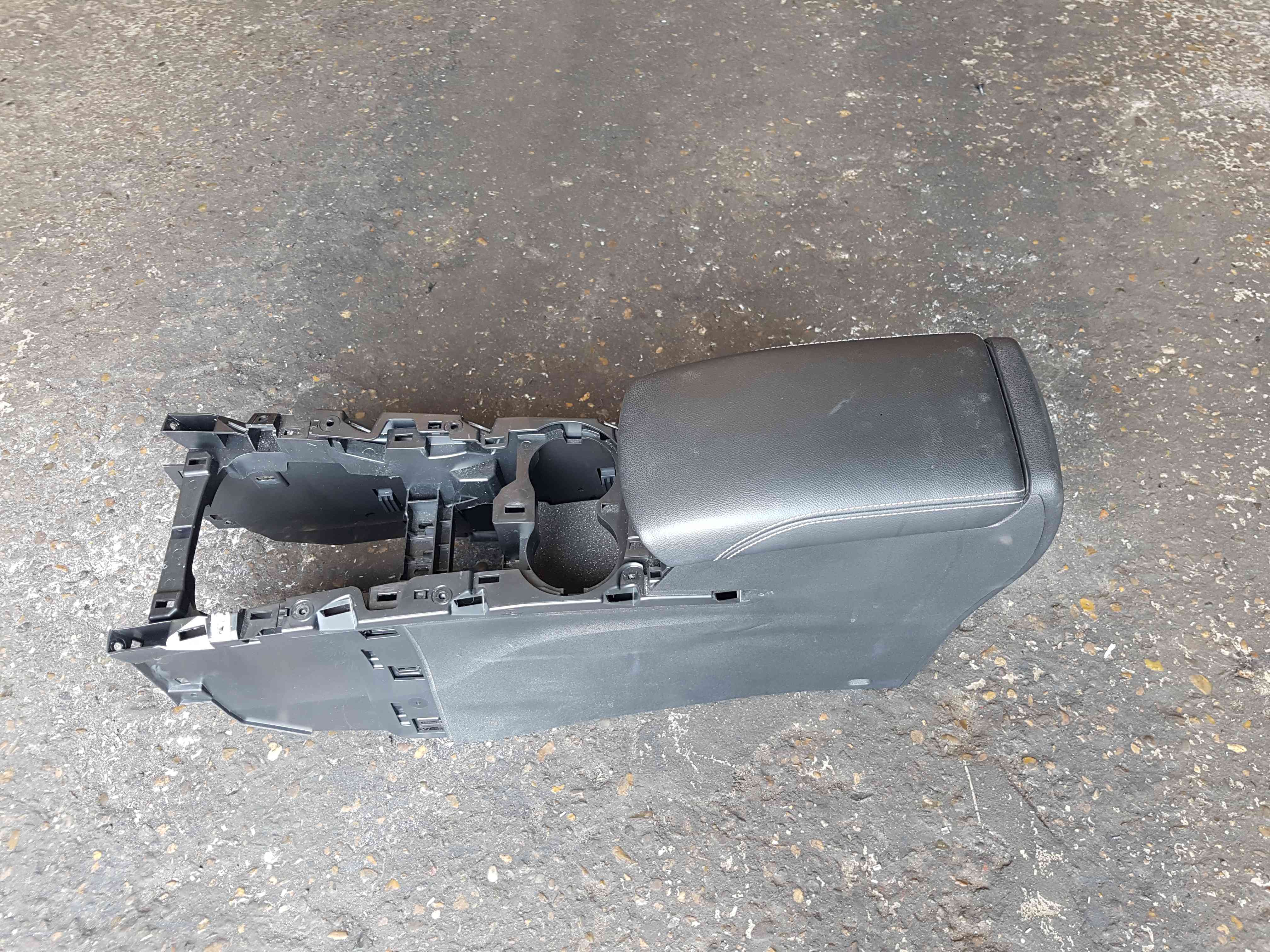 Thumb 7 Renault Kadjar 2015-2021 ARM Rest Centre Console Armrest 969108008R
