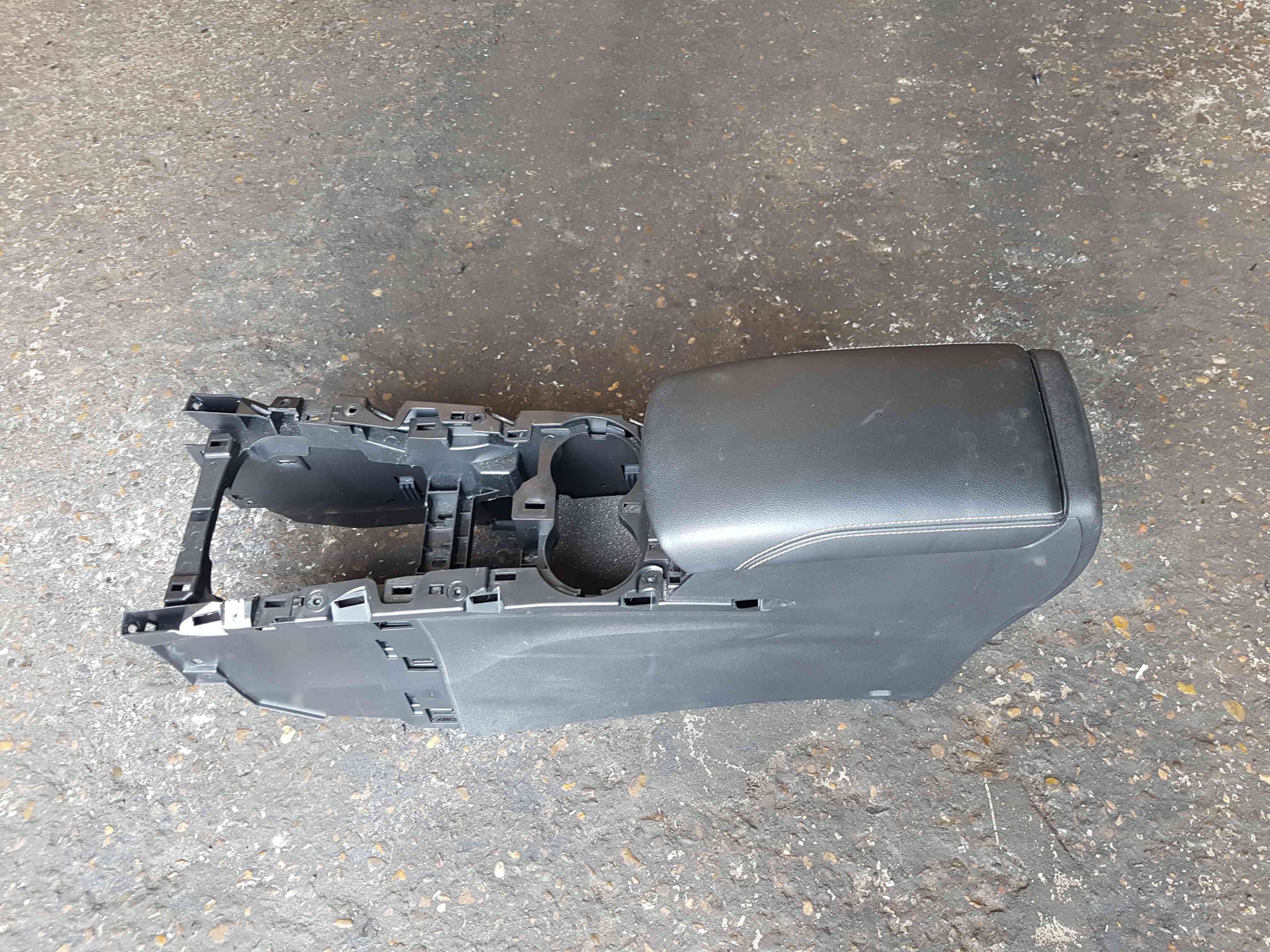 Thumb 8 Renault Kadjar 2015-2021 ARM Rest Centre Console Armrest 969108008R