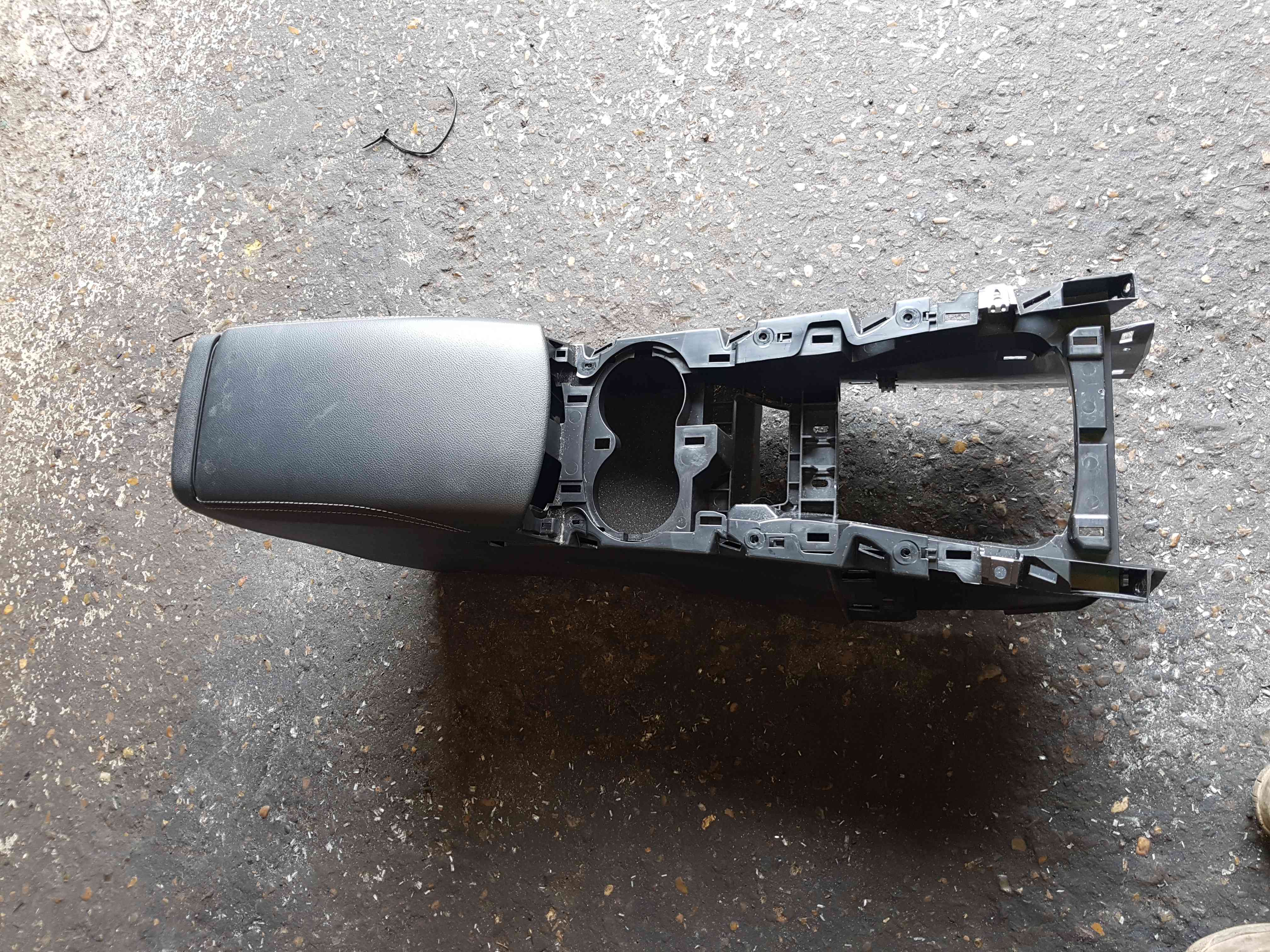 Renault Kadjar 2015-2021 ARM Rest Centre Console Armrest 969108008R