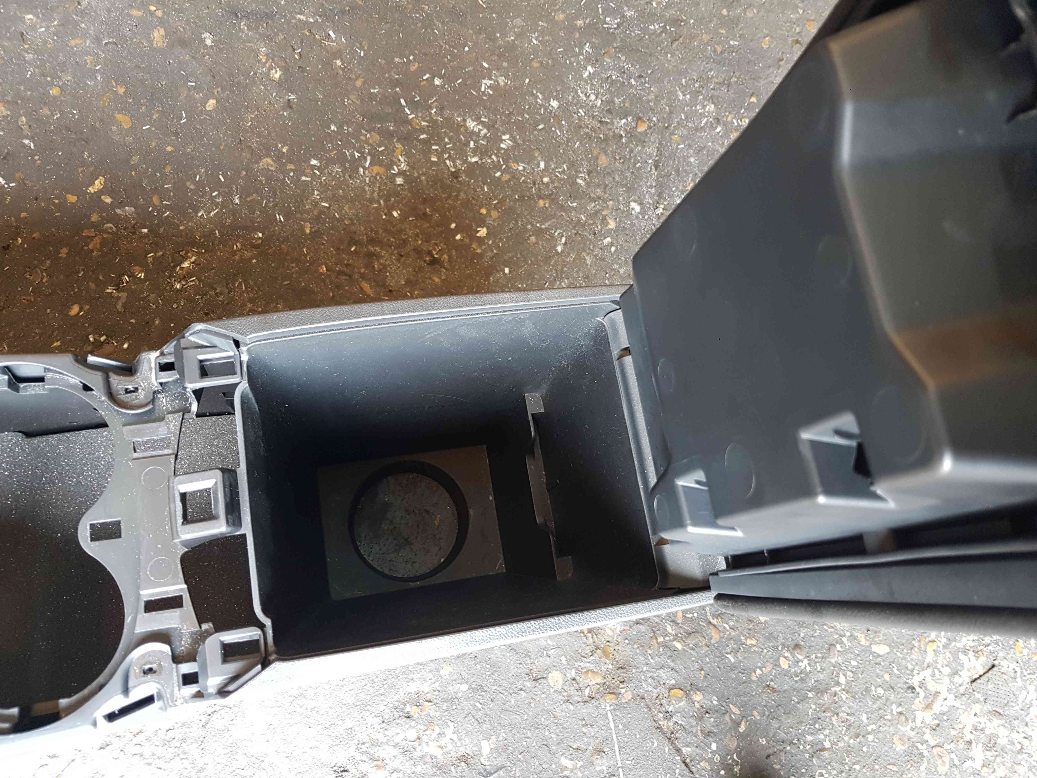 Thumb 6 Renault Kadjar 2015-2021 ARM Rest Centre Console Armrest 969108008R