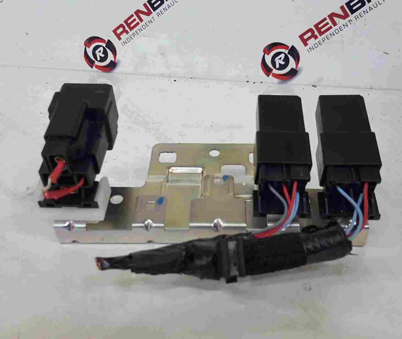 Renault Kadjar 2015-2021 Black Relays