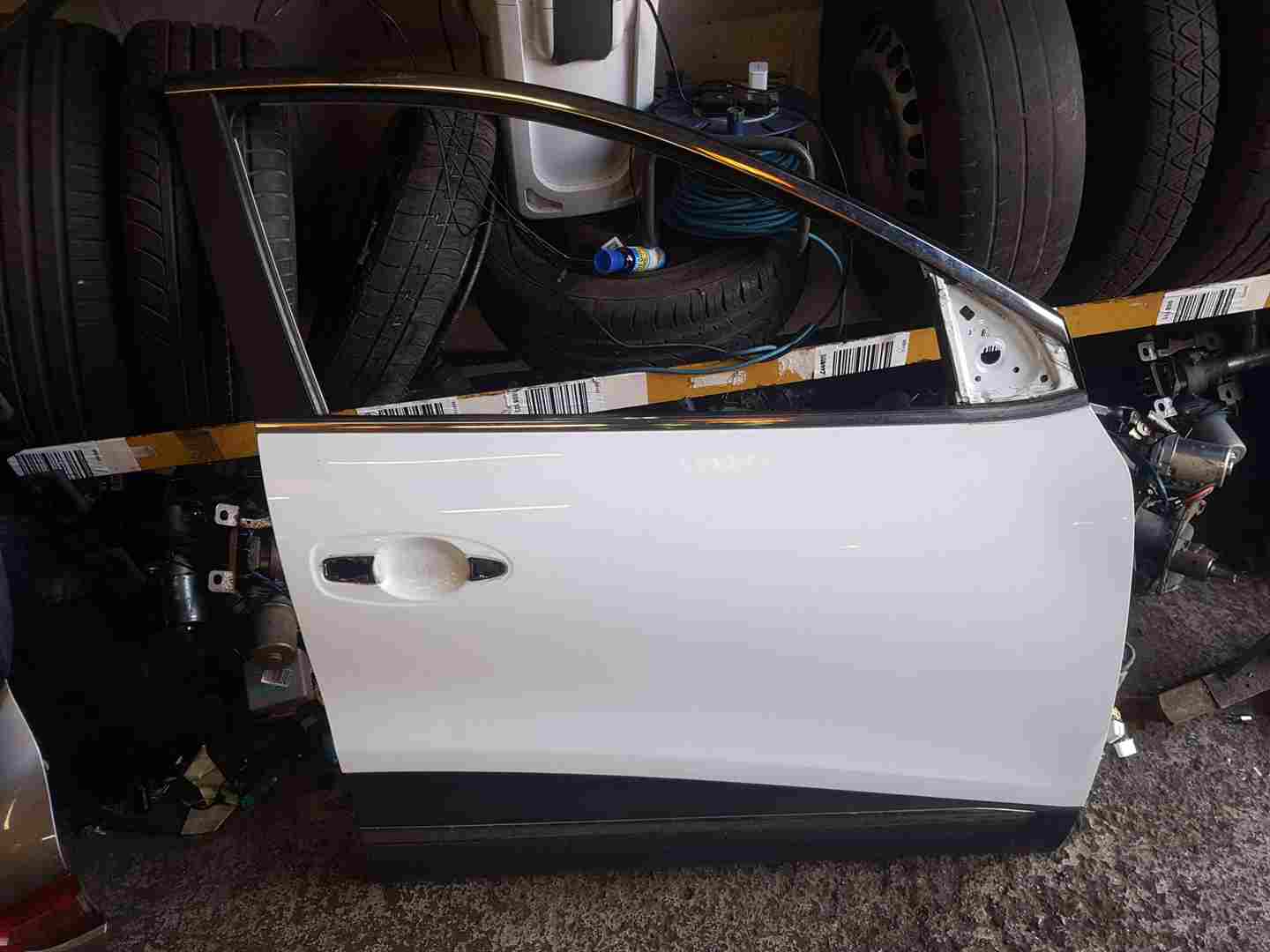 Thumb 5 Renault Kadjar 2015-2021 Drivers OSF Front Door White Ov369 369