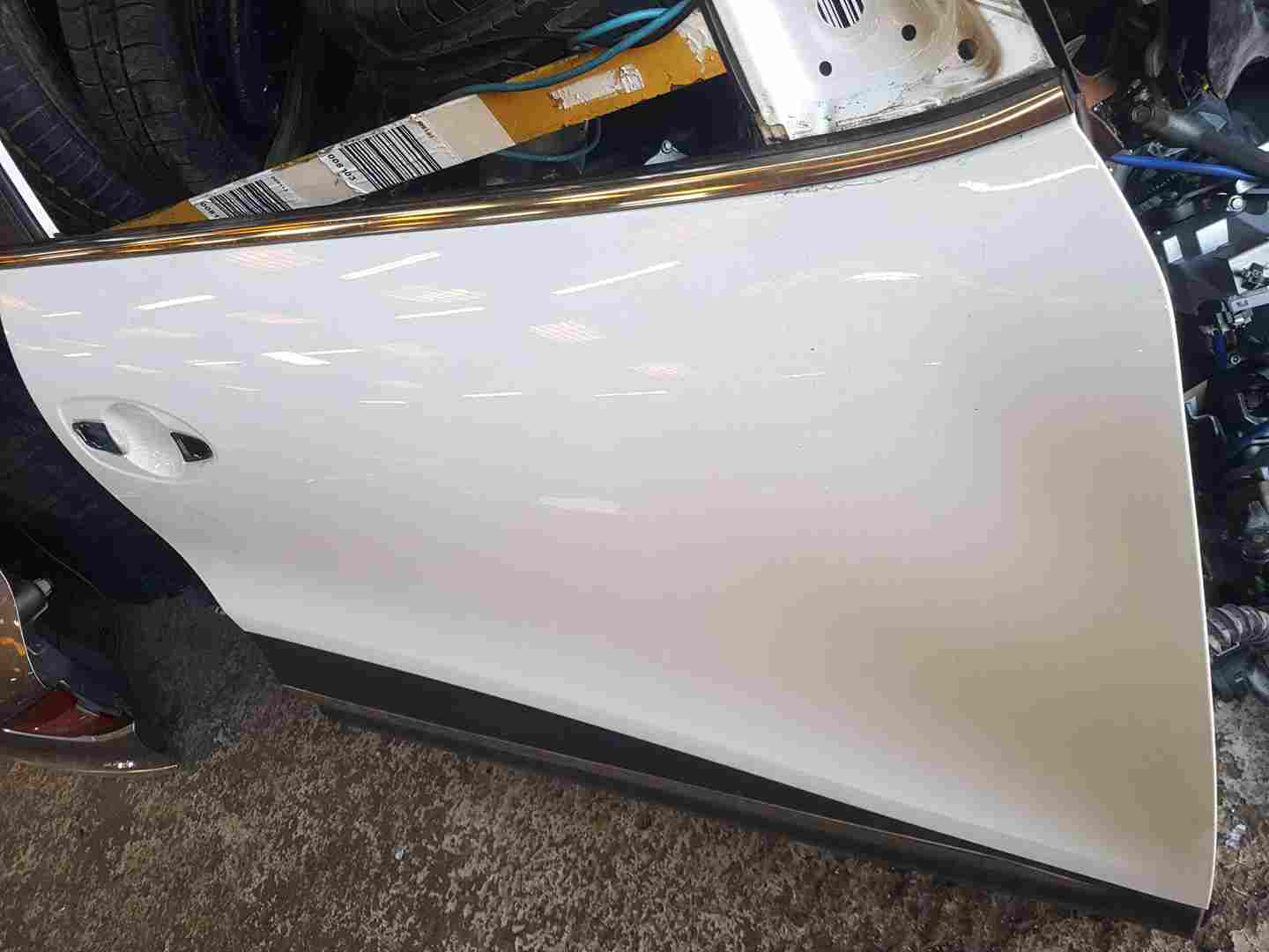 Thumb 6 Renault Kadjar 2015-2021 Drivers OSF Front Door White Ov369 369