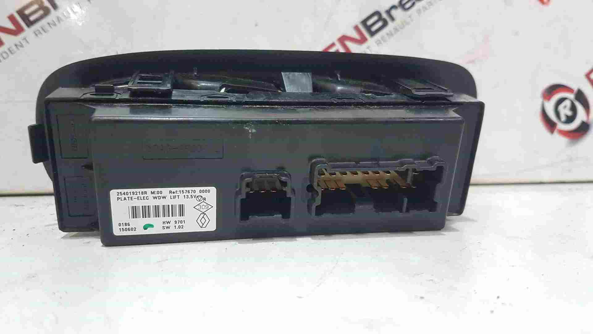 Thumb 3 Renault Kadjar 2015-2021 Drivers OSF Front Window Switch Panel 254019218R