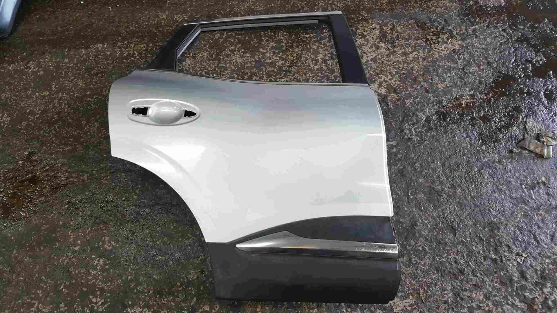 Renault Kadjar 2015-2021 Drivers OSR Rear Door Silver TED69