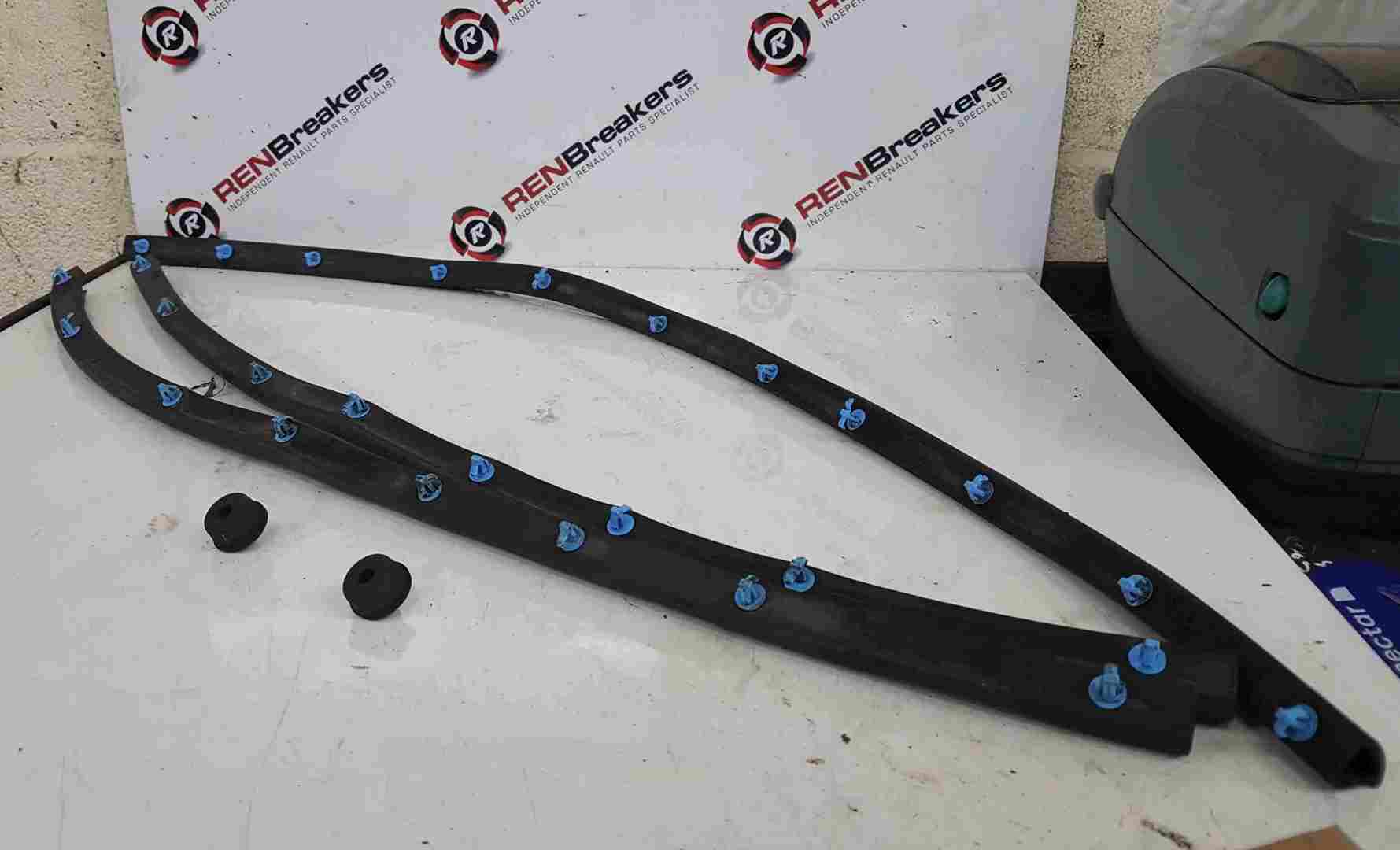 Renault Kadjar 2015-2021 Front Bonnet Rubbers
