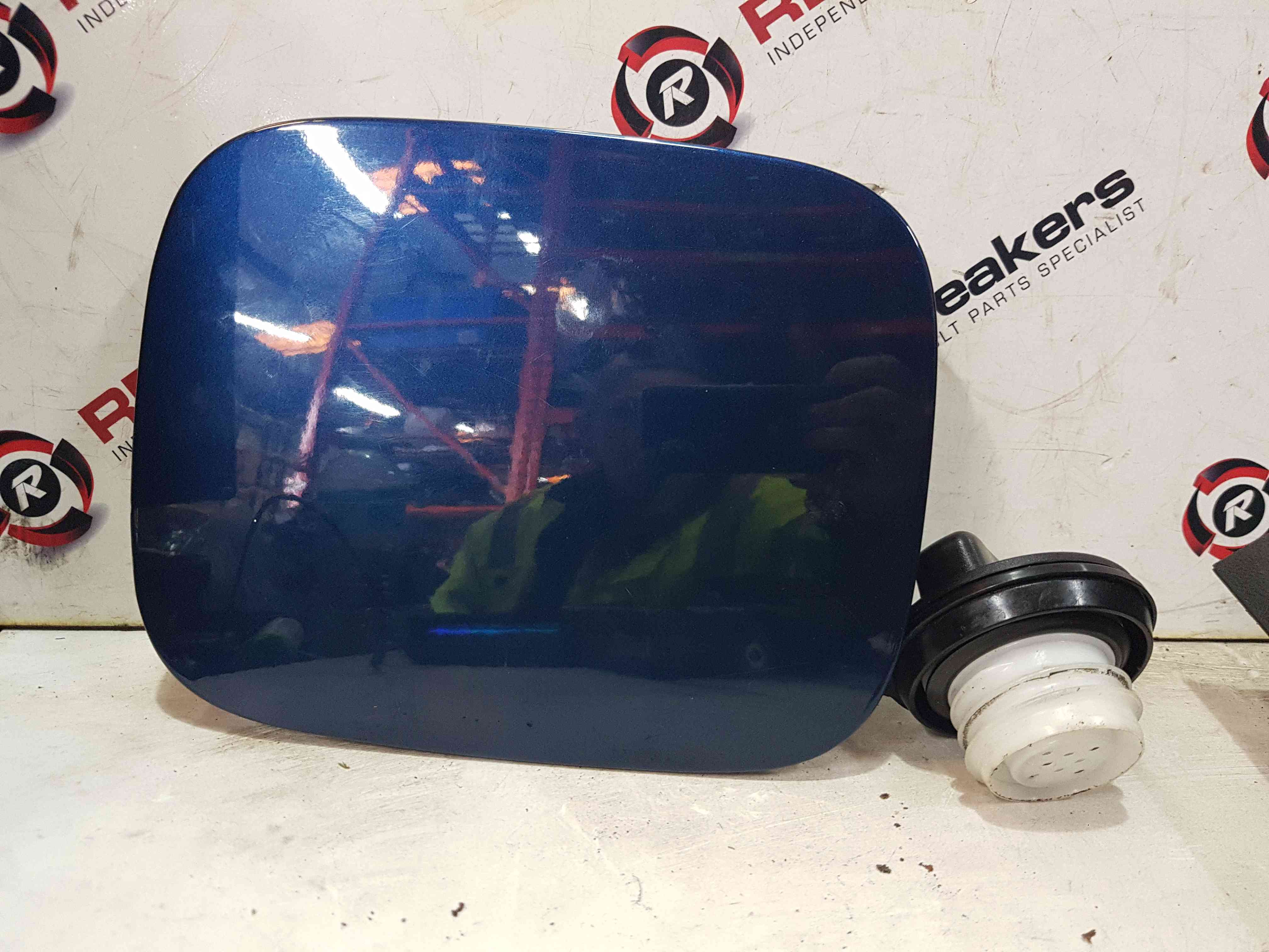 Renault Kadjar 2015-2021 Fuel Flap Hinge Cover Blue Terpr 788308330R