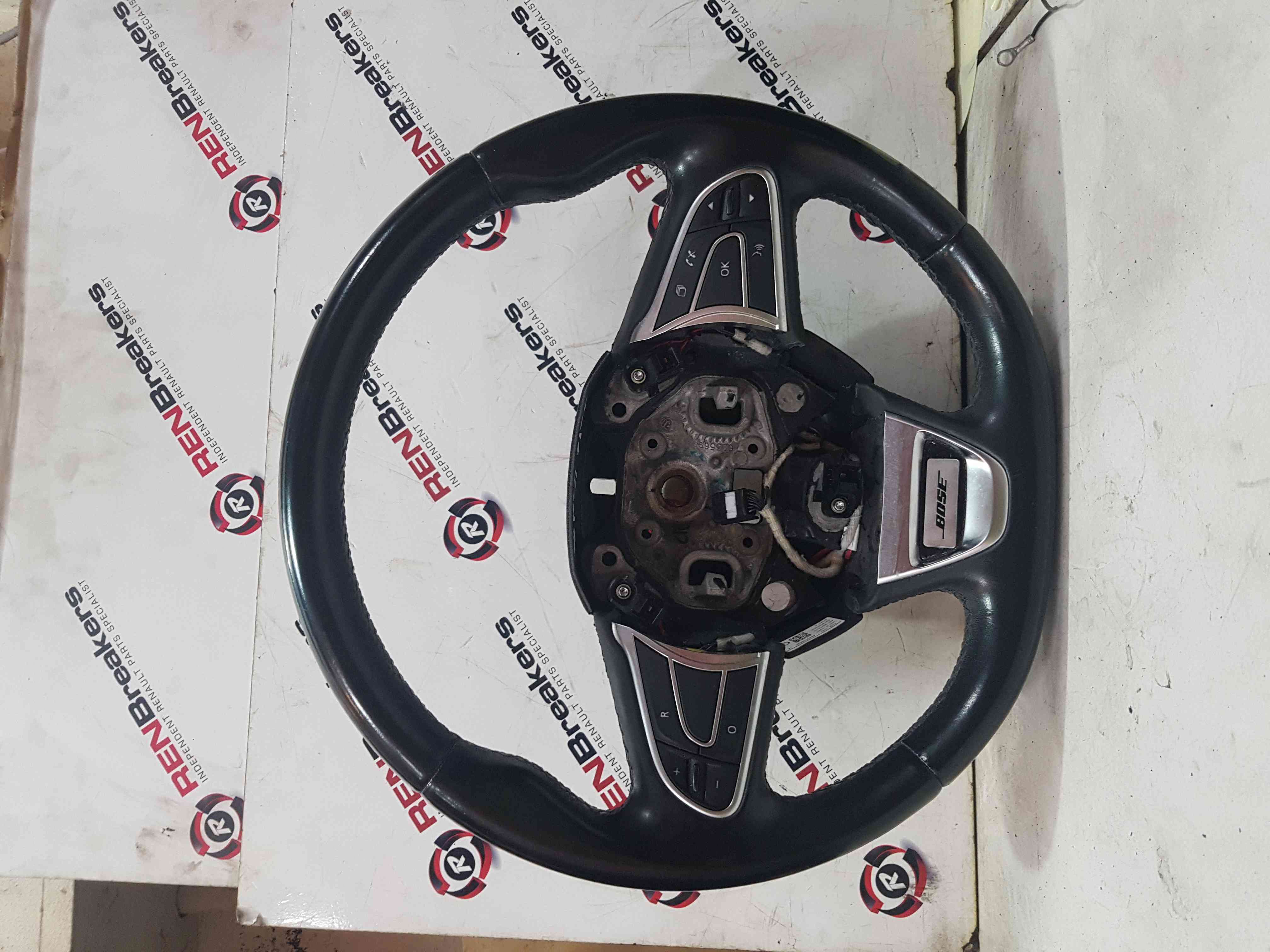 Thumb 8 Renault Kadjar 2015-2021 Multi Functional Leather Steering Wheel Bose 484003952R