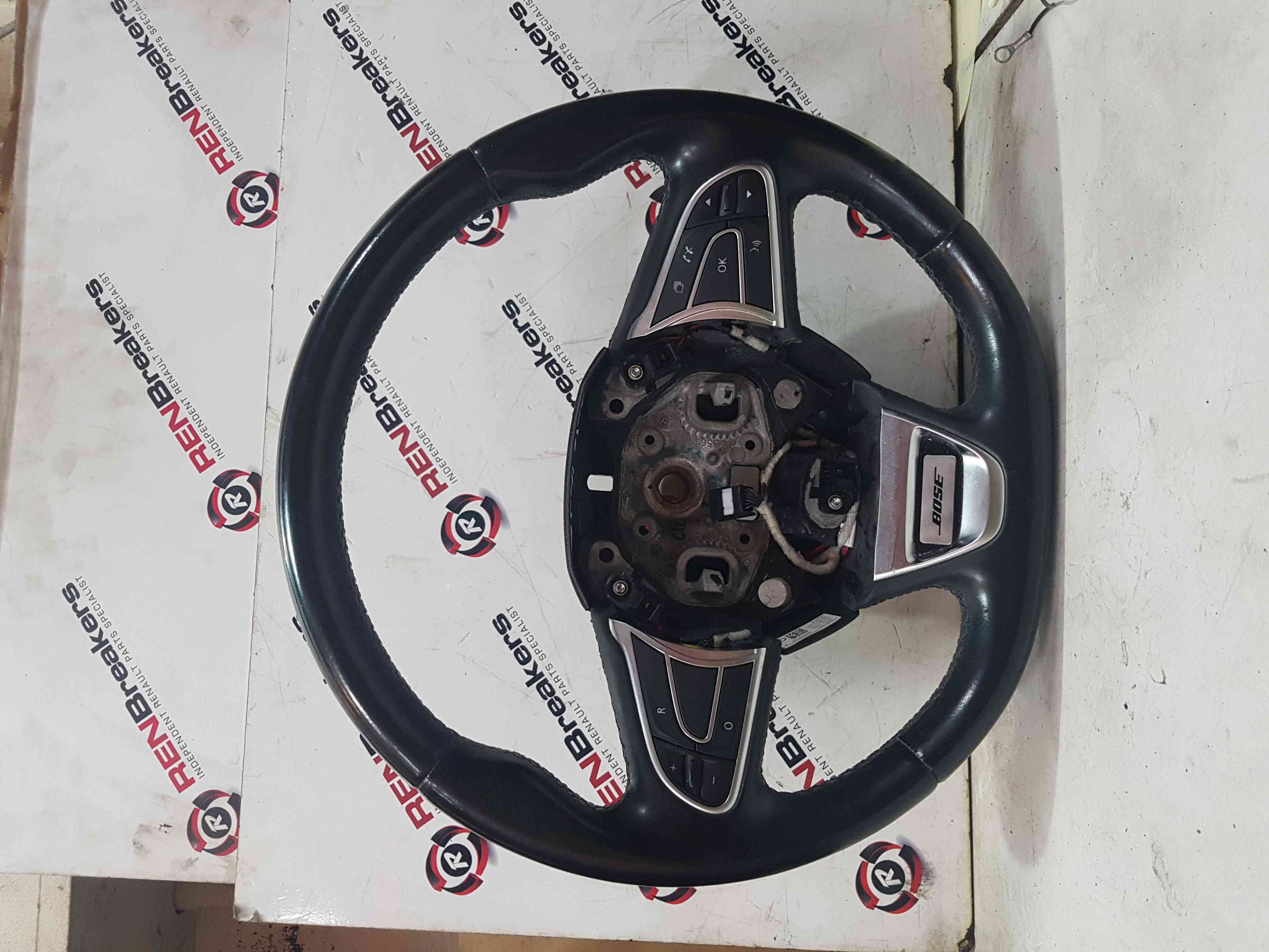 Thumb 9 Renault Kadjar 2015-2021 Multi Functional Leather Steering Wheel Bose 484003952R