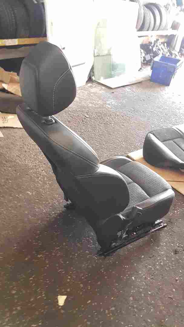 Thumb 4 Renault Kadjar 2015-2021 Passenger NSF Front Chair Seat half leather
