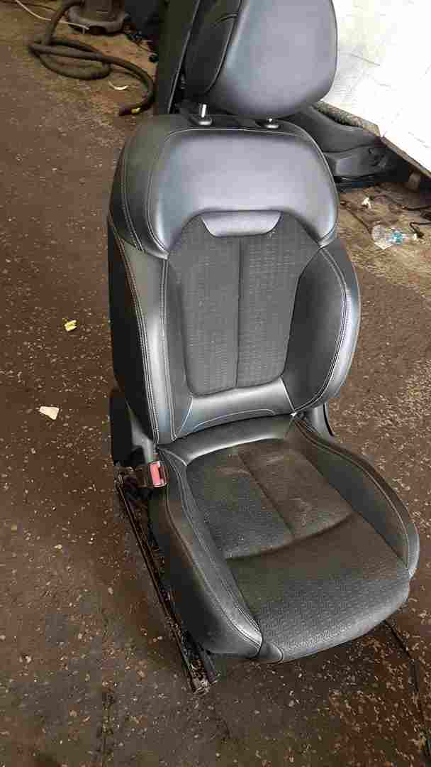 Thumb 6 Renault Kadjar 2015-2021 Passenger NSF Front Chair Seat half leather