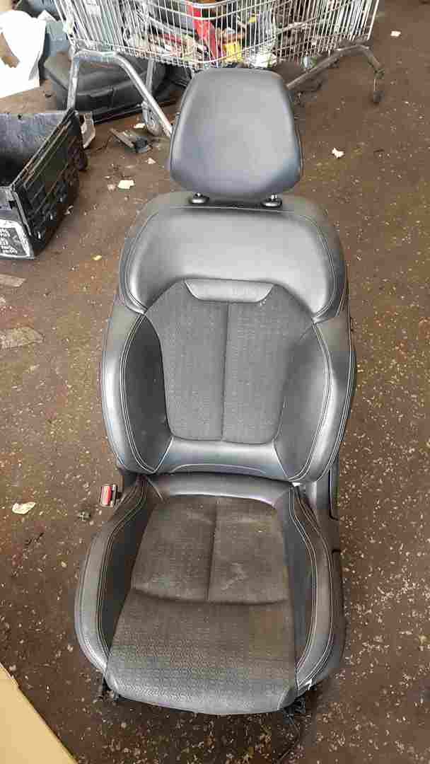 Renault Kadjar 2015-2021 Passenger NSF Front Chair Seat half leather