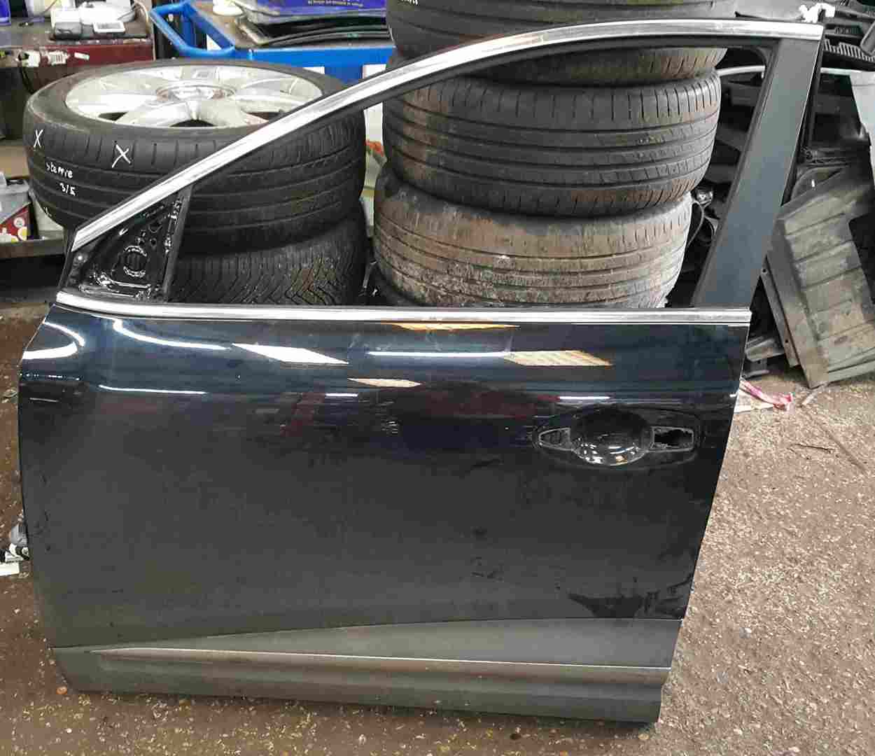 Renault Kadjar 2015-2021 Passenger NSF Front Door Black TEGNE