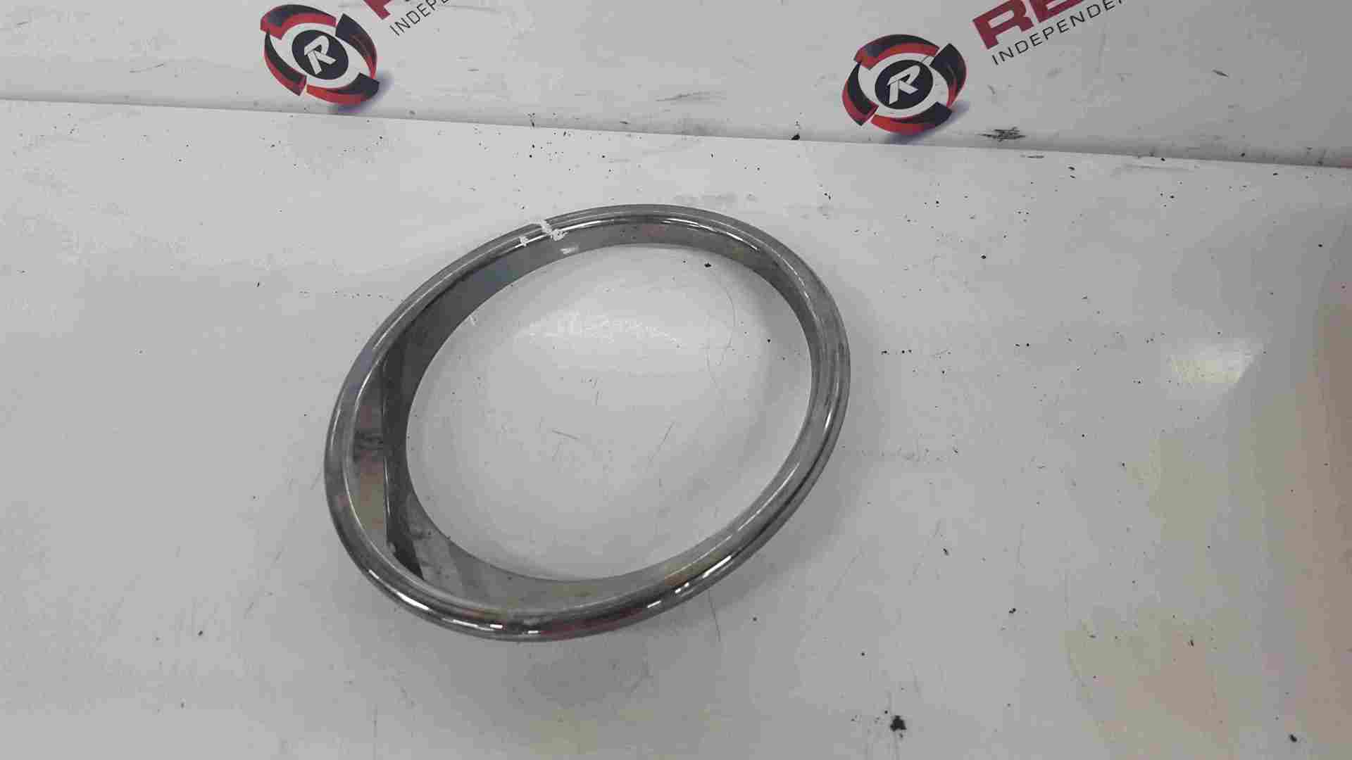 Thumb 2 Renault Kadjar 2015-2021 Passenger NSF Front Fog Light Surround 261A39647R
