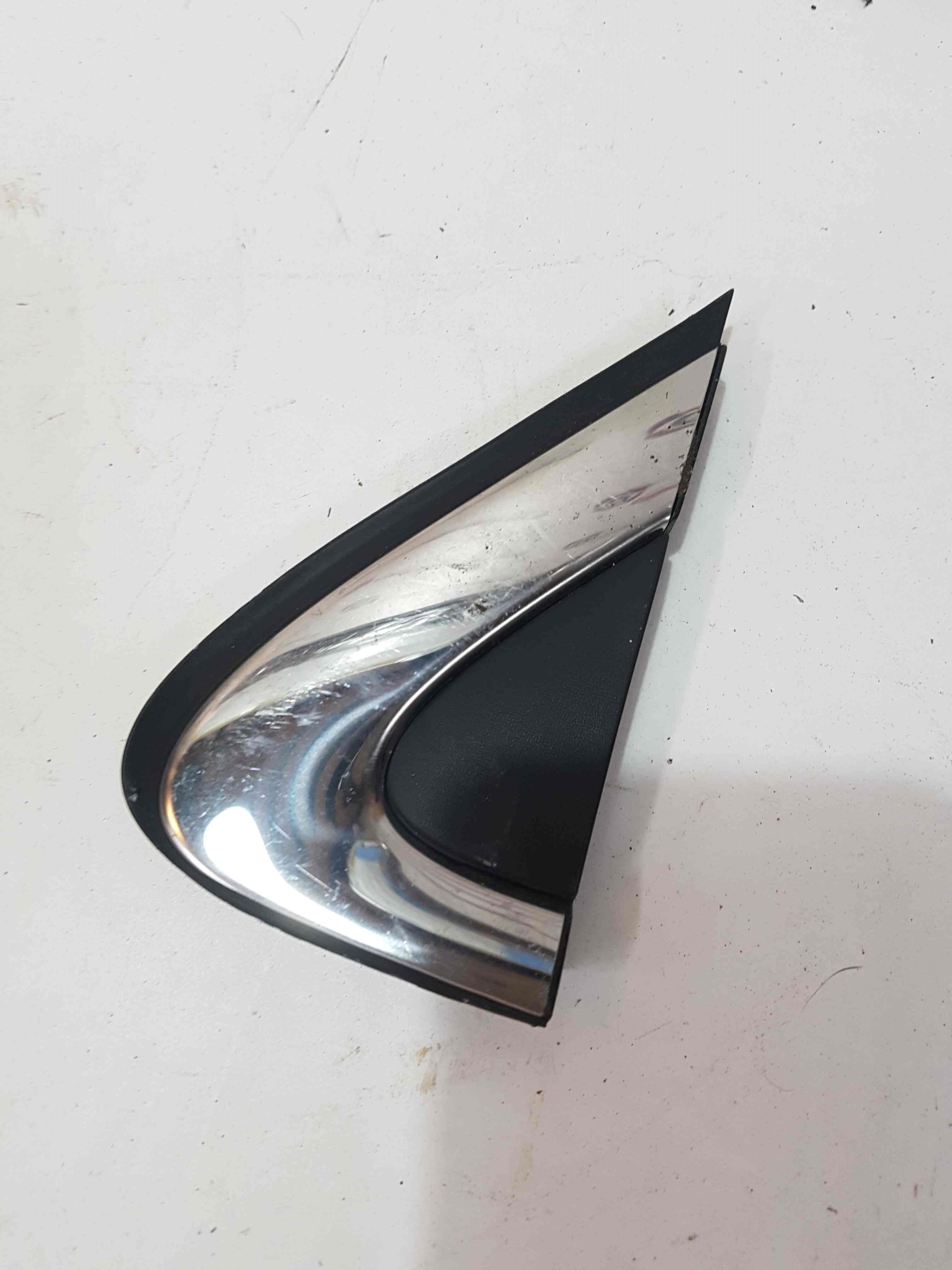 Thumb 3 Renault Kadjar 2015-2021 Passenger Ns Wing Triangle Plastic 638755657R
