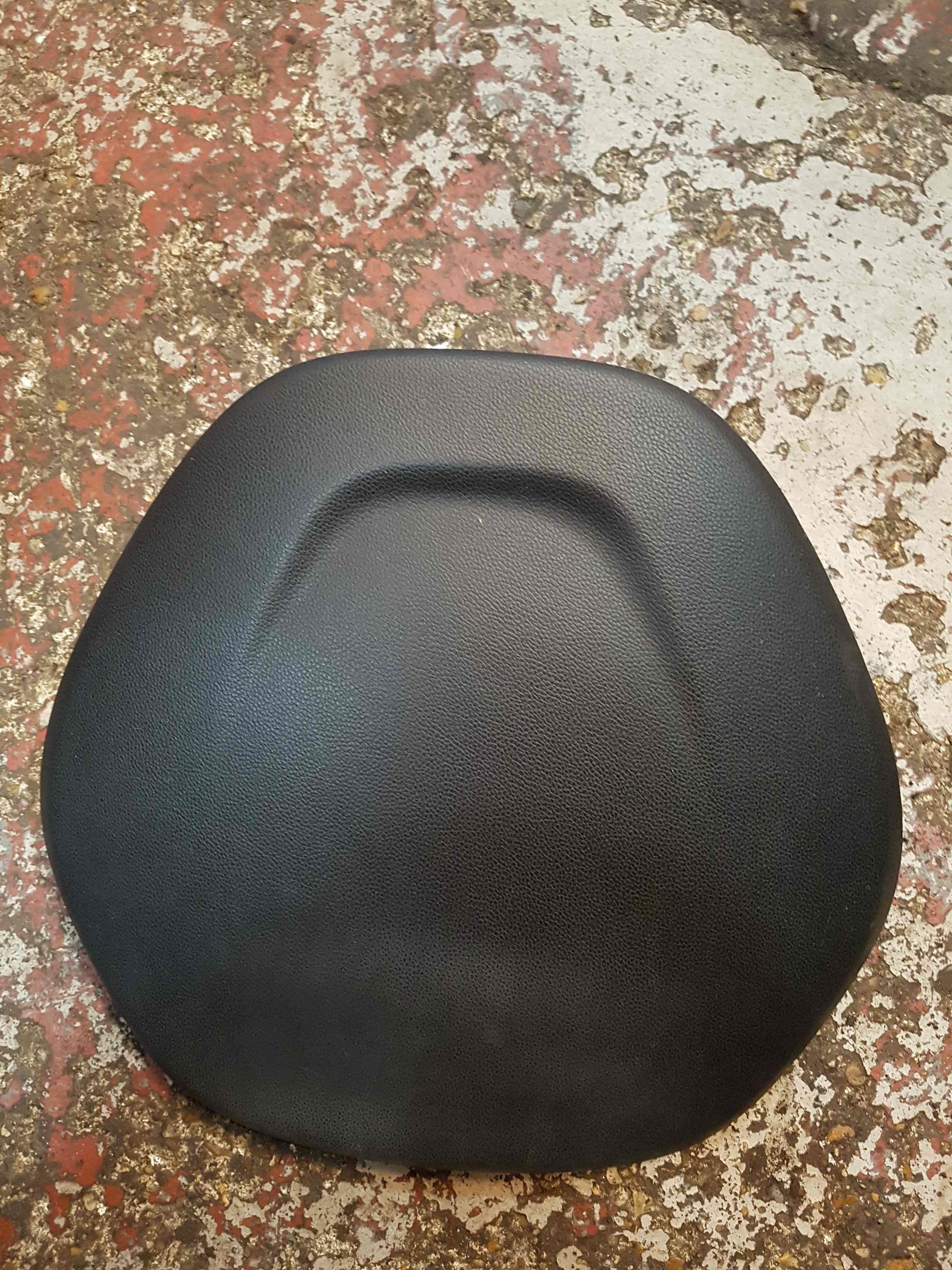 Renault Kadjar 2015-2021 Steering Cowling TOP Plastic 681018387R