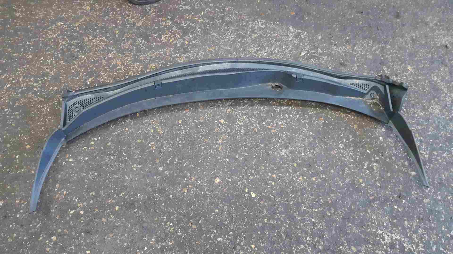 Renault Kadjar 2015-2021 Windscreen Scuttle Panel Plastic 668105136R