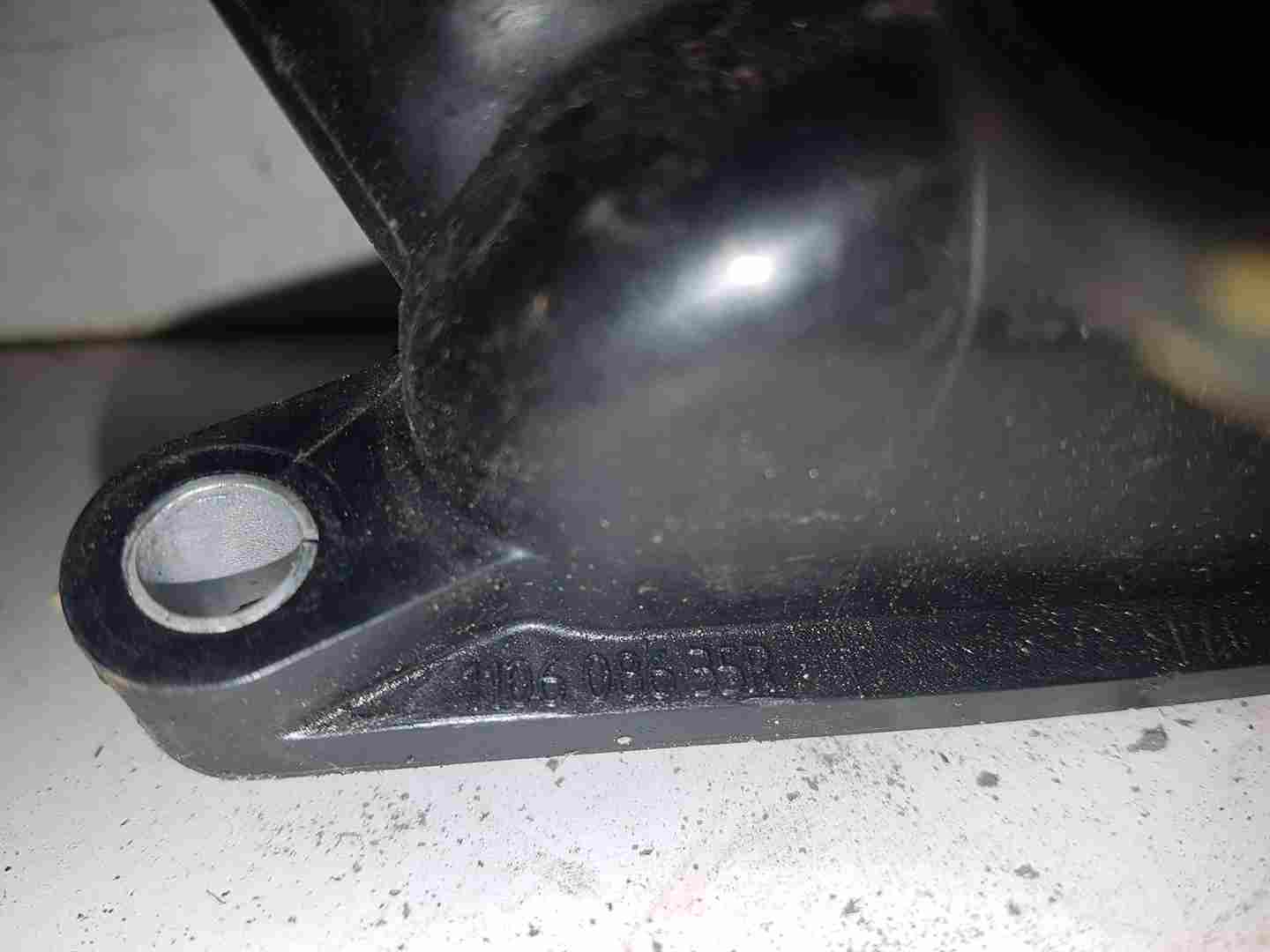Thumb 4 Renault Kadjar MK1 2015-2018 1.2 TCE Thermostat Cover Housing H5F408  110608635R
