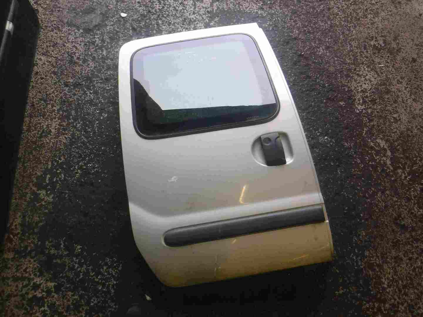 Renault Kangoo 1993-2003 Drivers OS Sliding Door Silver 632