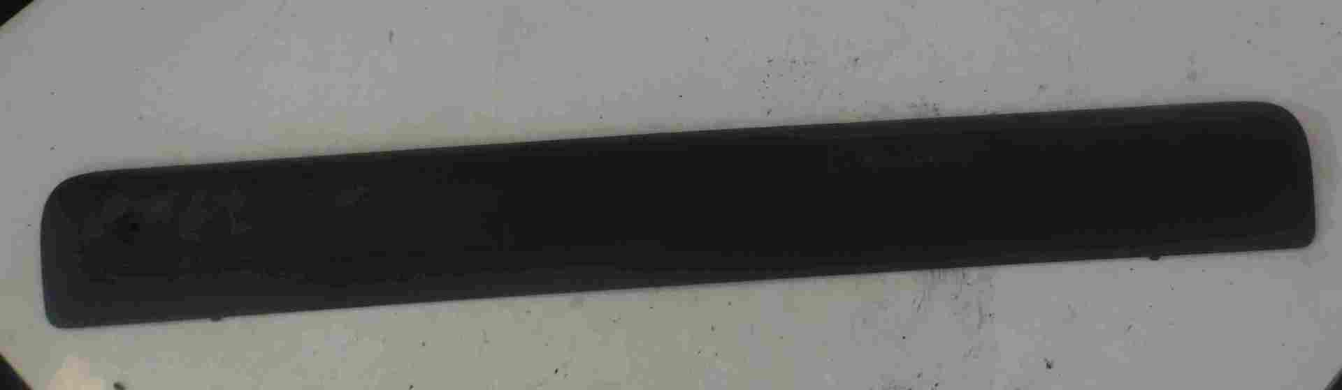 Renault Kangoo 1993-2007 Drivers OSF Front Door Sill Trim Moulding 8200077543