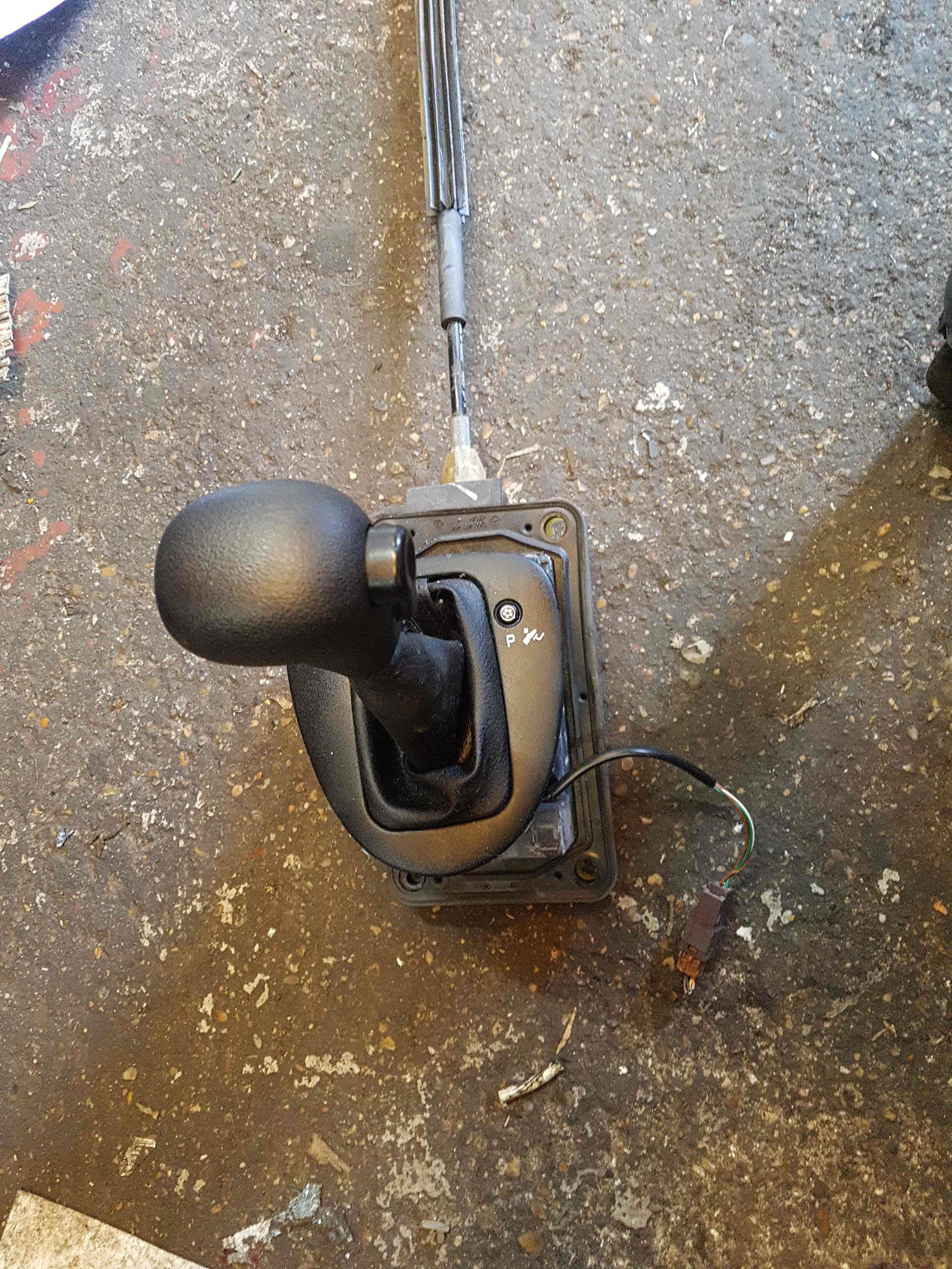 Thumb 2 Renault Kangoo 1997-2007 Automatic Gearstick Selector Gaitor Linkage