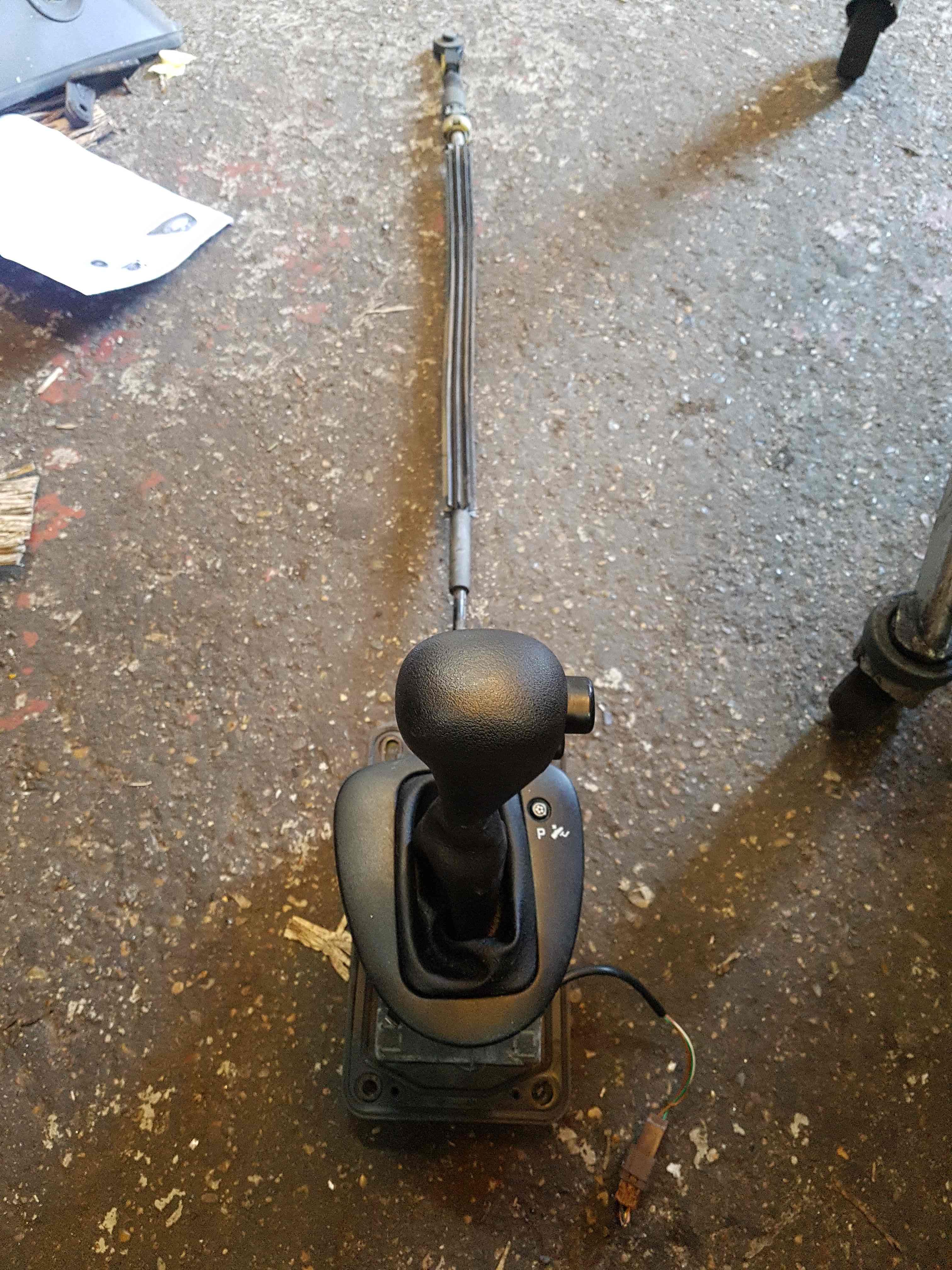 Thumb 4 Renault Kangoo 1997-2007 Automatic Gearstick Selector Gaitor Linkage