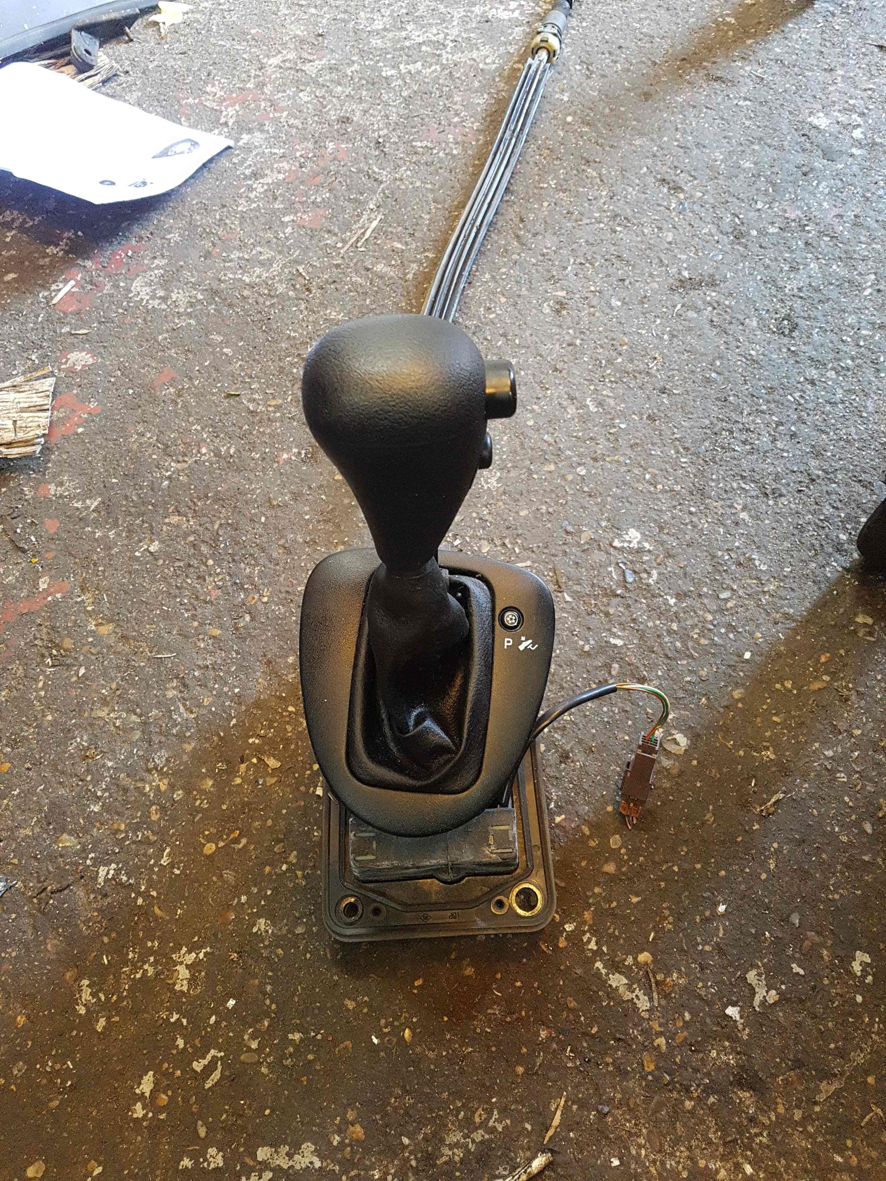Thumb 7 Renault Kangoo 1997-2007 Automatic Gearstick Selector Gaitor Linkage