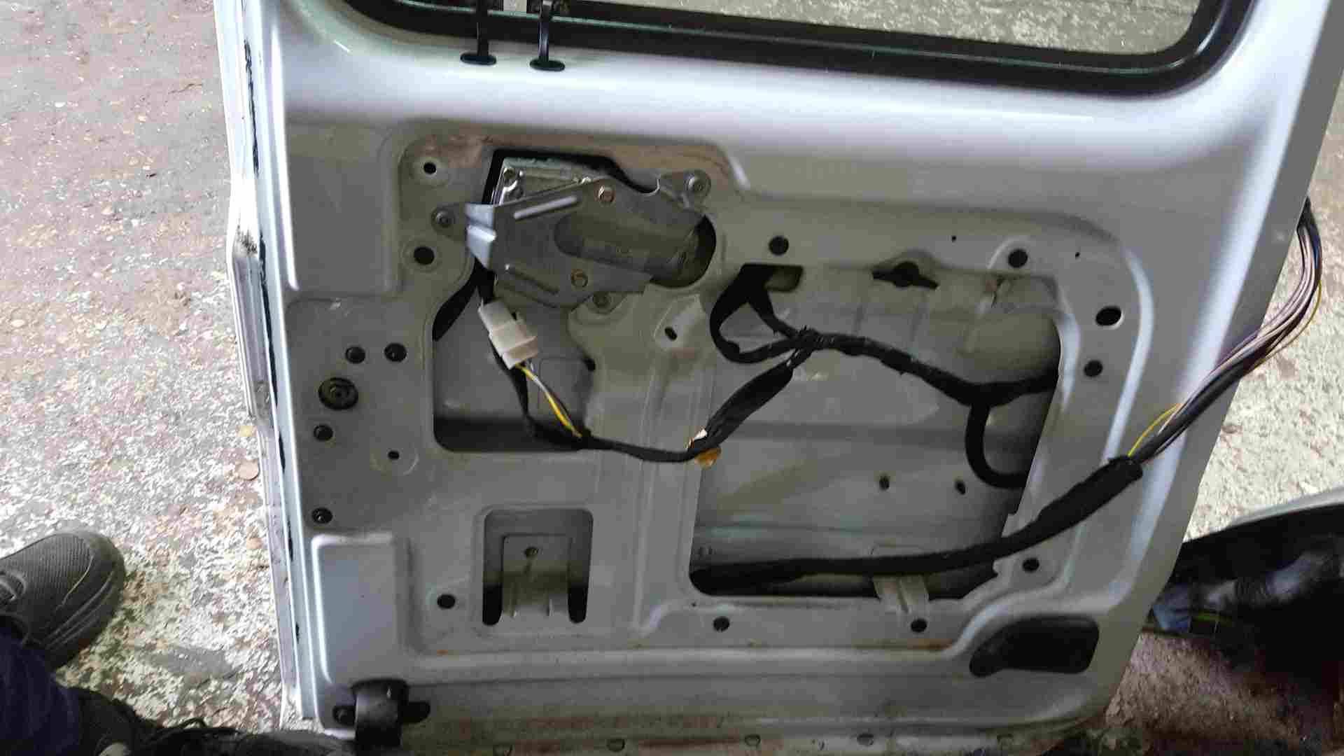 Thumb 4 Renault Kangoo 1997-2007 Passenger NSR Rear Door White 389 MPV 