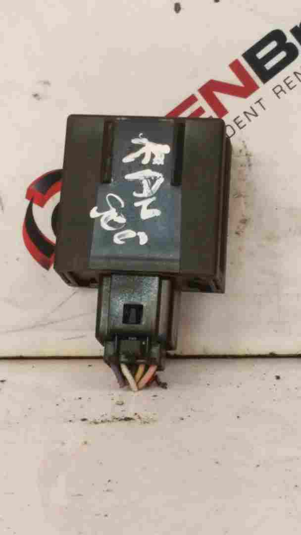 Thumb 4 Renault Kangoo 1997-2007 Relay Central Locking 8200063311