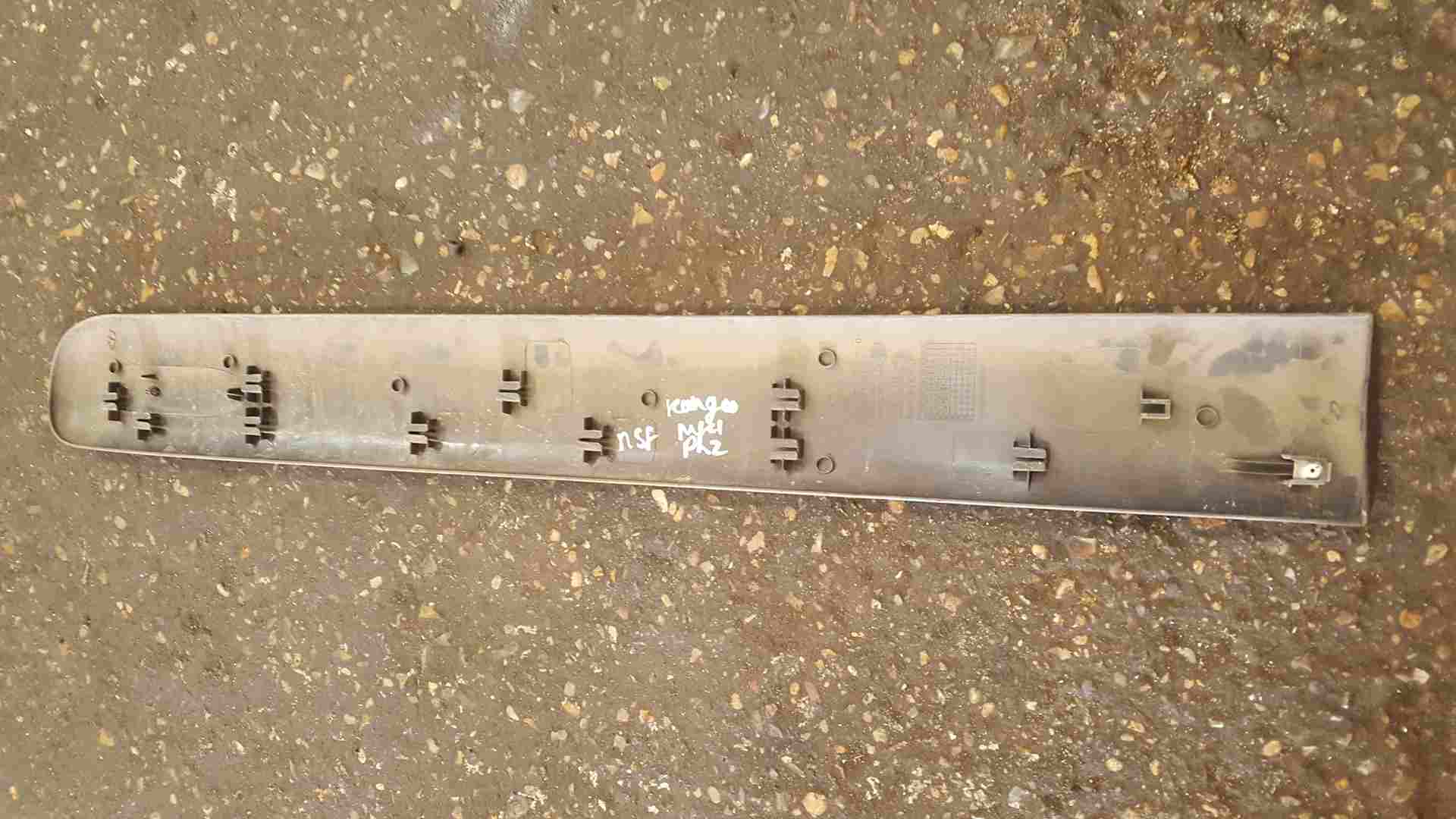Thumb 5 Renault Kangoo 2003-2007 1.2 16v Passenger NSF Front Door Moulding Trim 