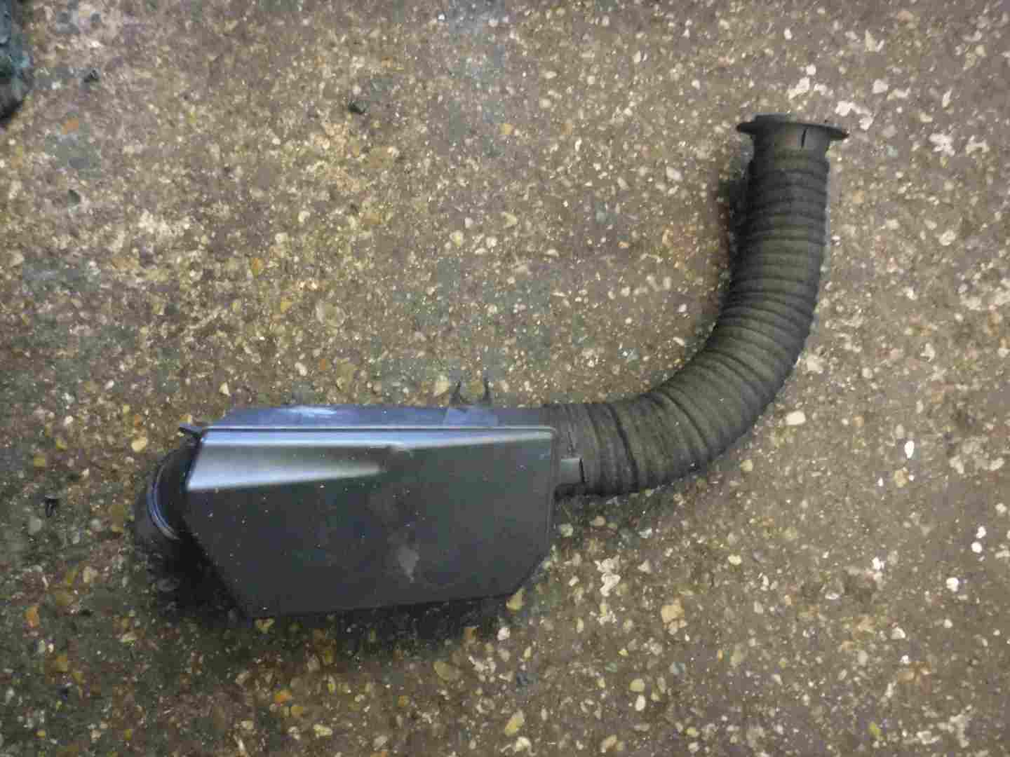 Renault Kangoo 2003-2007 1.6 16v Airbox Filter Housing + Pipe K4M 753