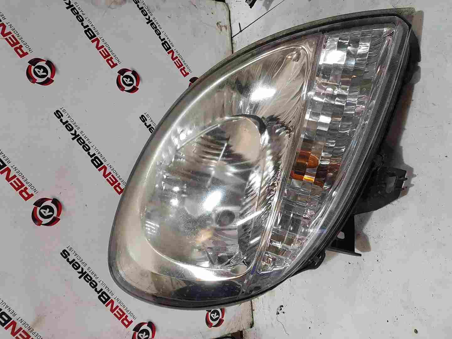 Thumb 6 Renault Kangoo 2003-2007 Drivers OSF Headlight Head Lamp 8200589035