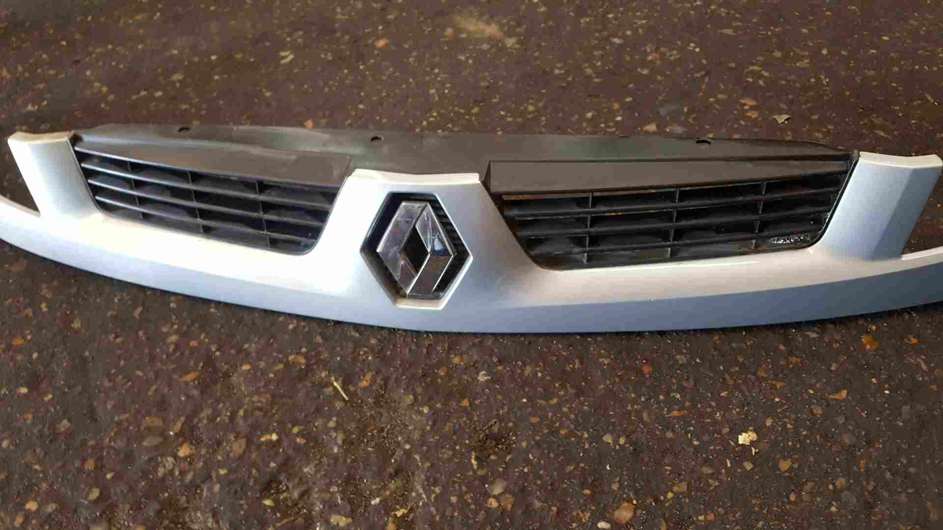 Thumb 4 Renault Kangoo 2003-2007 Front Bumper Upper Grill Insert Panel Silver Teb64