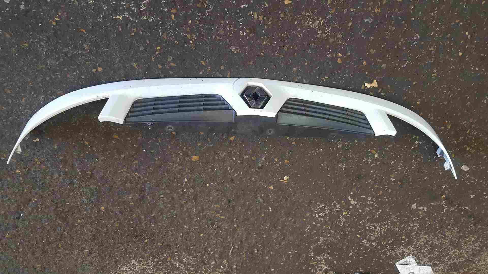 Thumb 3 Renault Kangoo 2003-2007 Front Bumper Upper Grill White O389