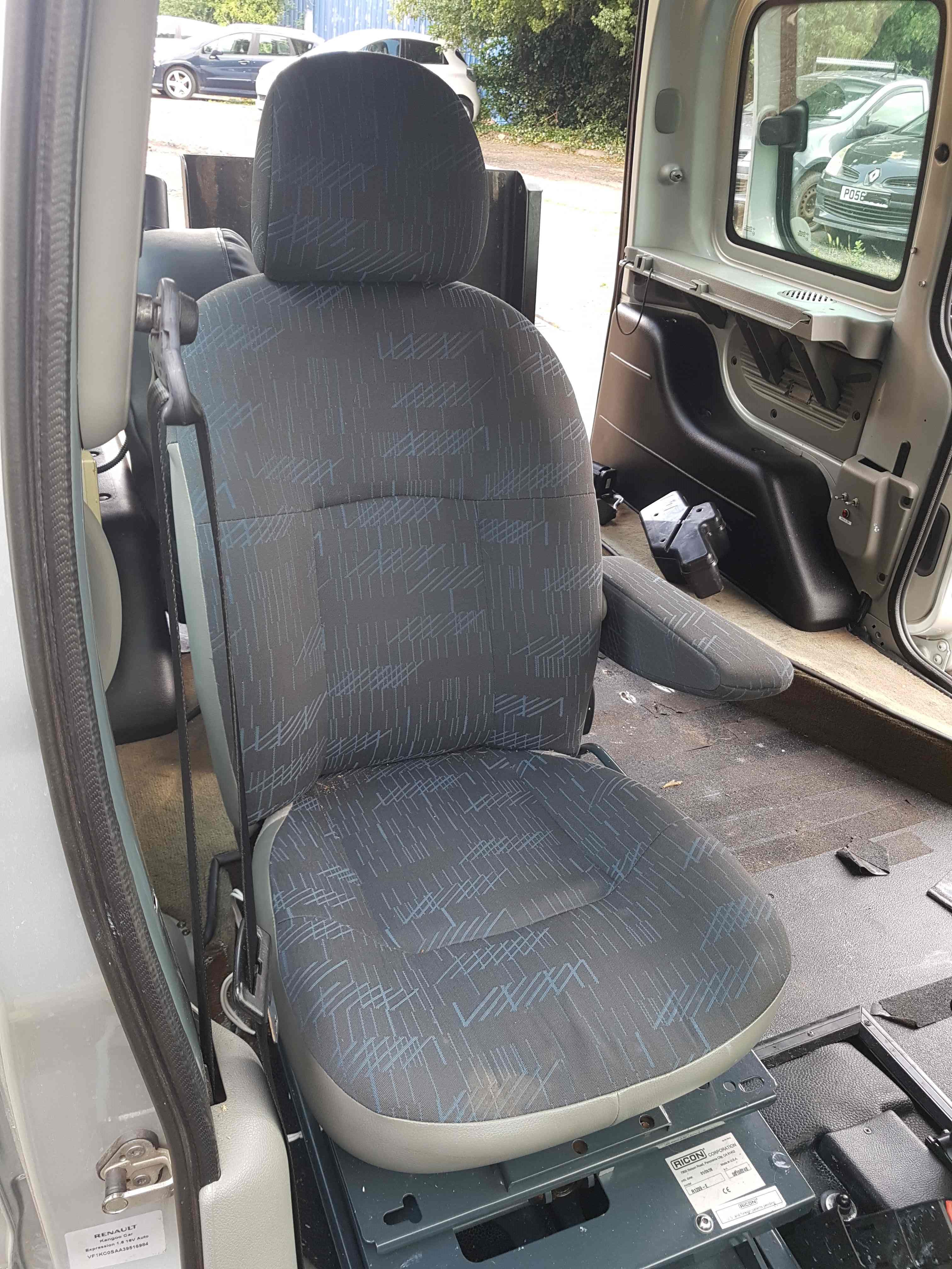 Thumb 2 Renault Kangoo 2003-2007 MPV Drivers OSF Front Chair Electric Swivel