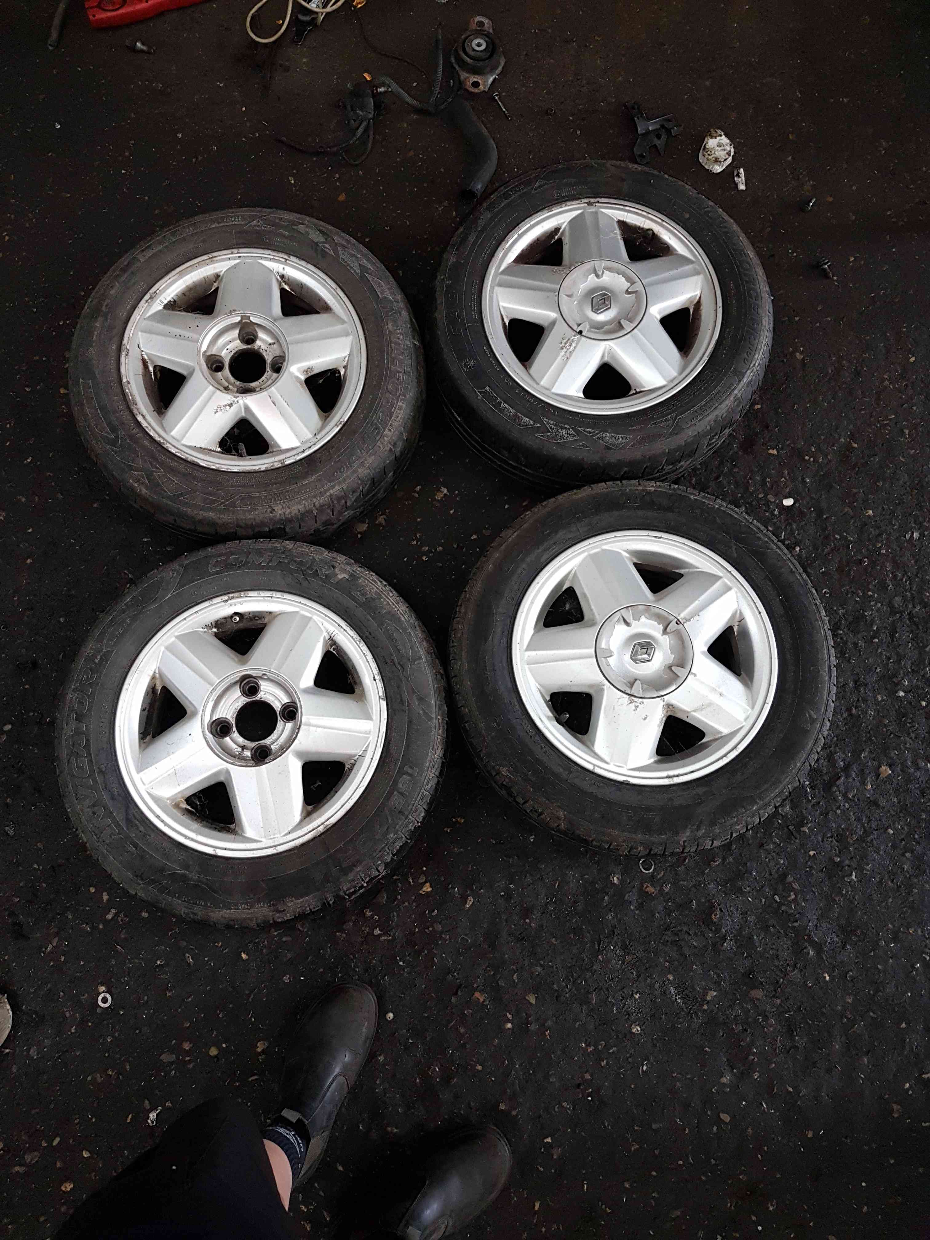 Thumb 3 Renault Kangoo 2003-2007 Saros Alloy Wheel Wheels SET x4 2 good tyre 4/5
