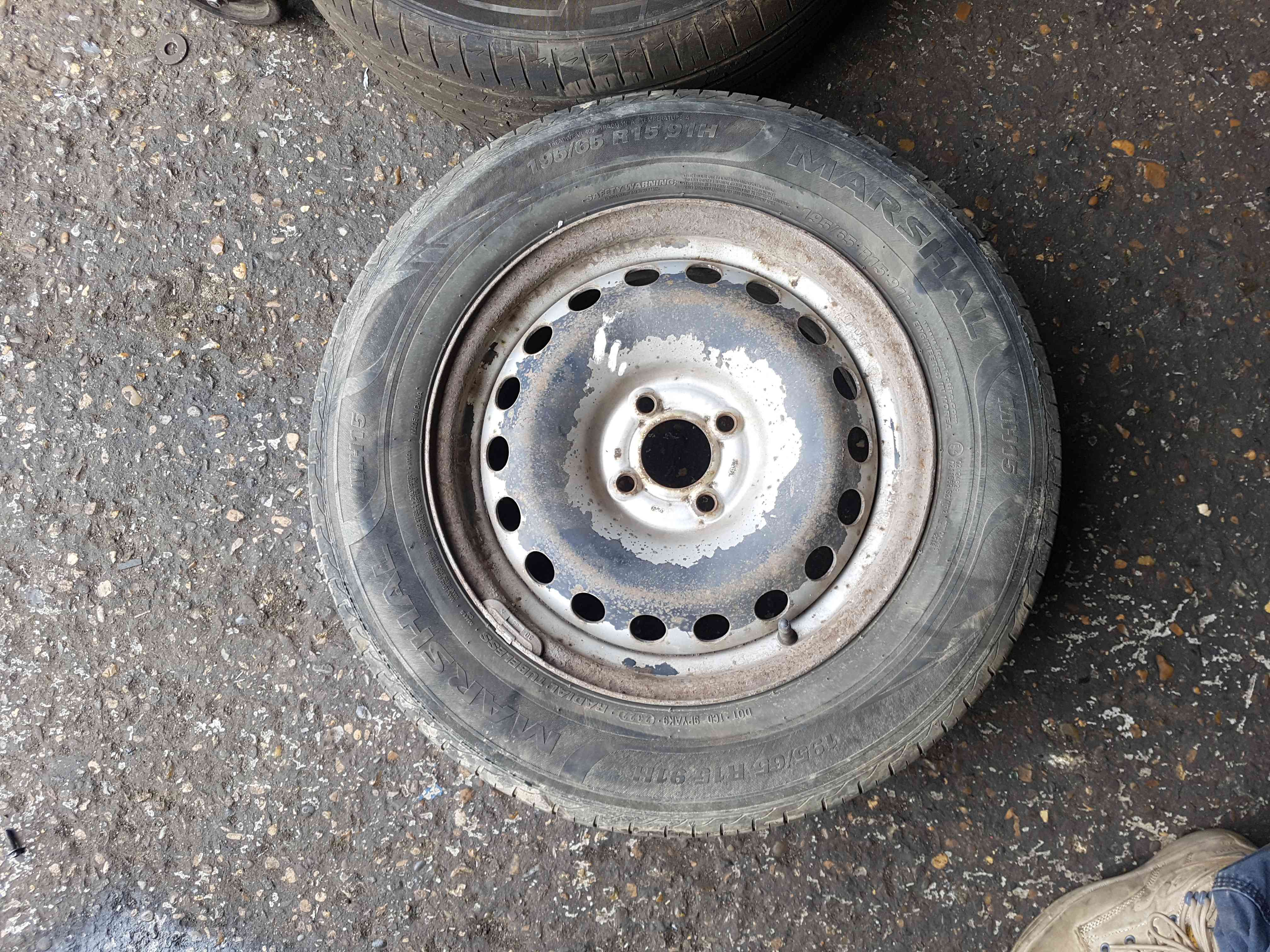 Thumb 2 Renault Kangoo 2003-2007 Steel Wheel RIM + Tyre 195 65 15 5Mm 4 Stud 3/5