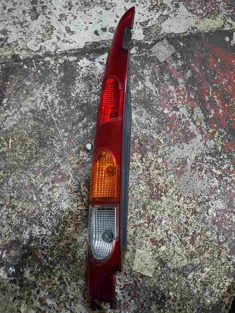 Thumb 4 Renault Kangoo 2003-2007 VAN Passenger NSR Rear Light 