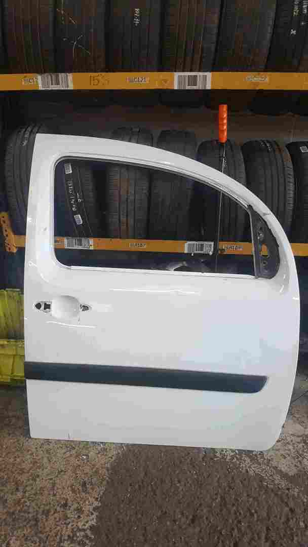 Renault Kangoo 2007-2017 Drivers OSF Front White Door O369 0369