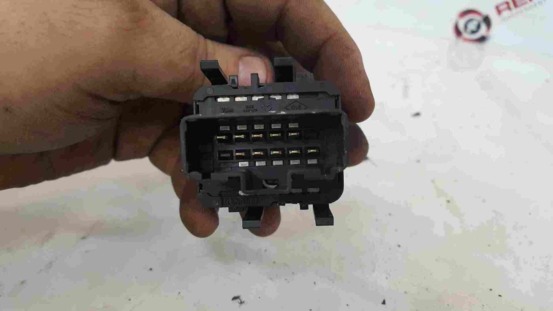 Thumb 2 Renault Kangoo 2007-2017 Drivers OSF Front Window Switch Black Plug