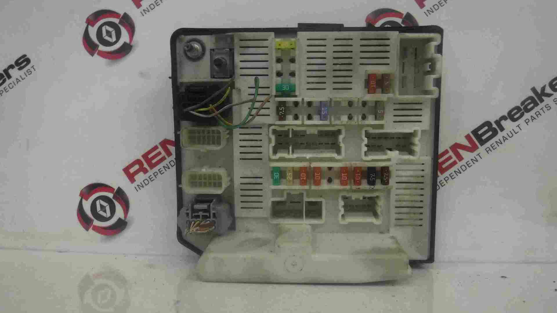 Renault Kangoo 2007 2017 Engine Bay Upc Fuse Box 8201044238 Ebay Renault Tuning Fuse Box In Renault Kangoo