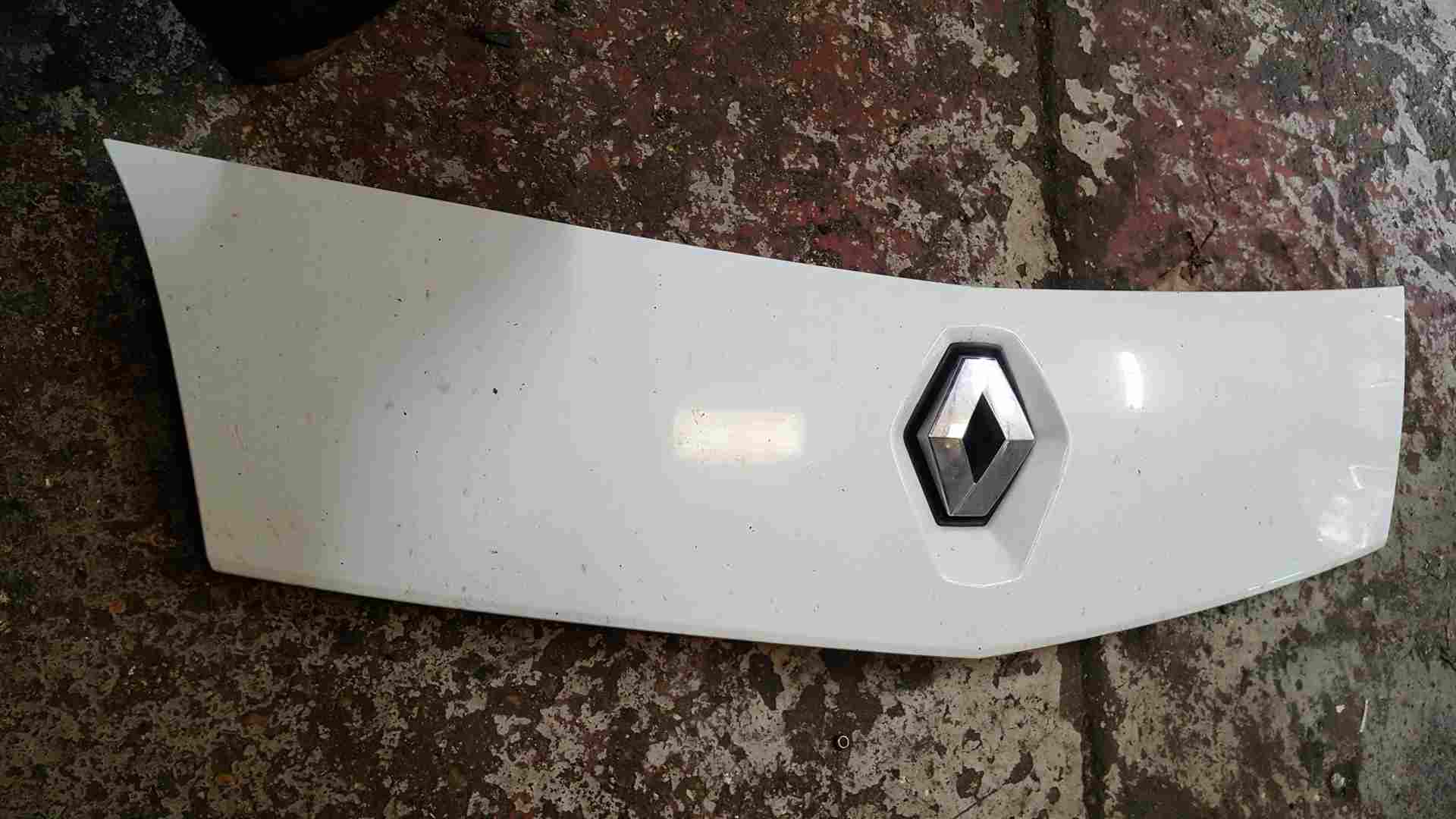 Renault Kangoo 2007-2017 Front Upper Grill Grille Badge Panel White 8200499017