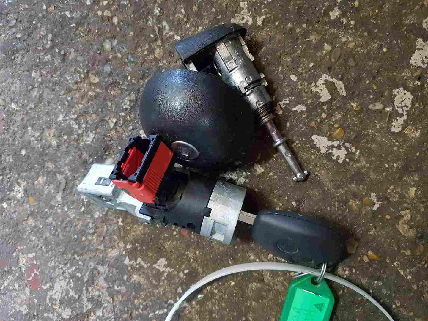 Renault Kangoo 2007-2017 Ignition Barrel Petrol CAP Door Lock + KEY
