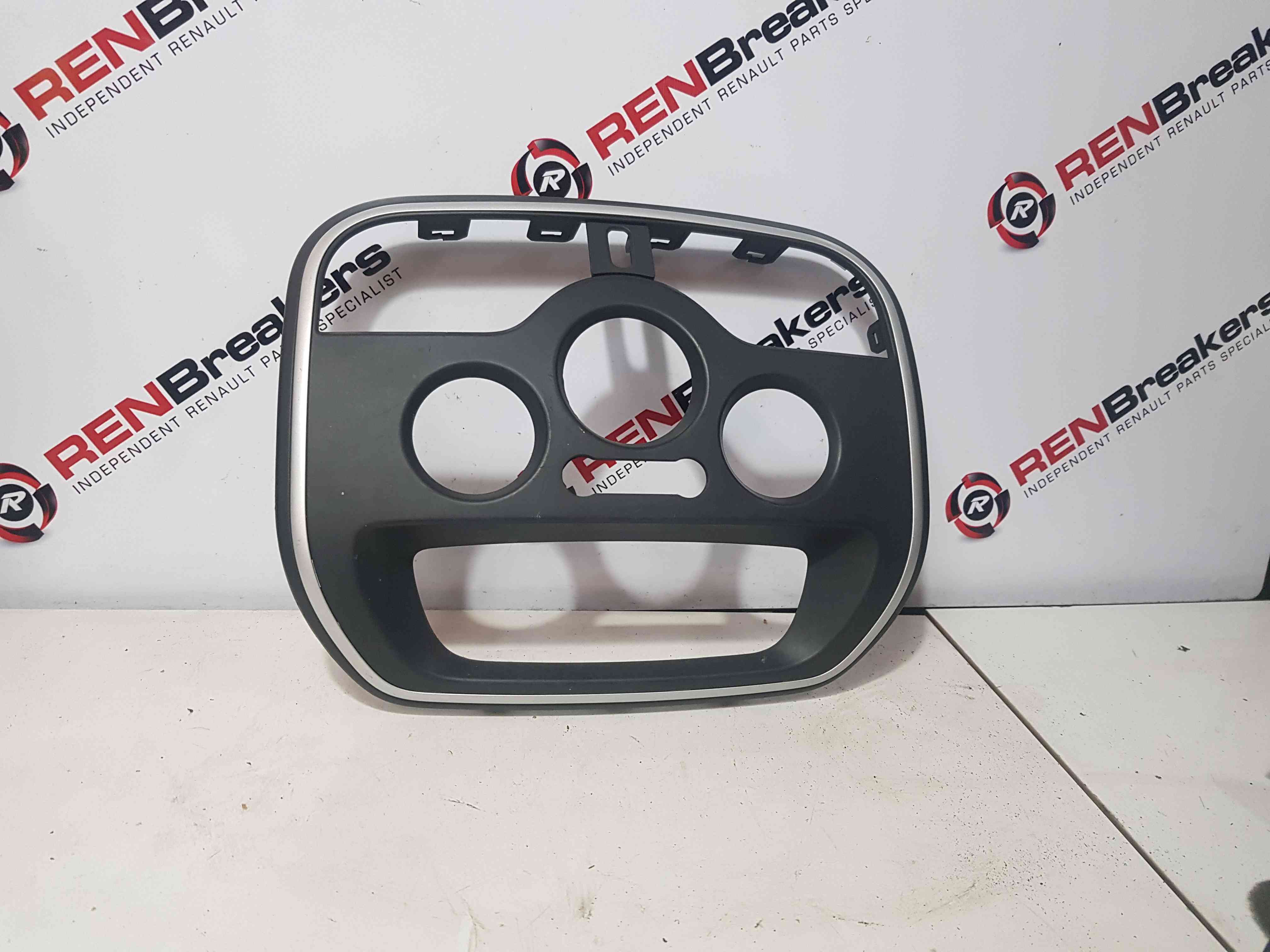Thumb 3 Renault Kangoo MK2 2007-2013 Centre Vent Heater Console Surround Trim 682609792R
