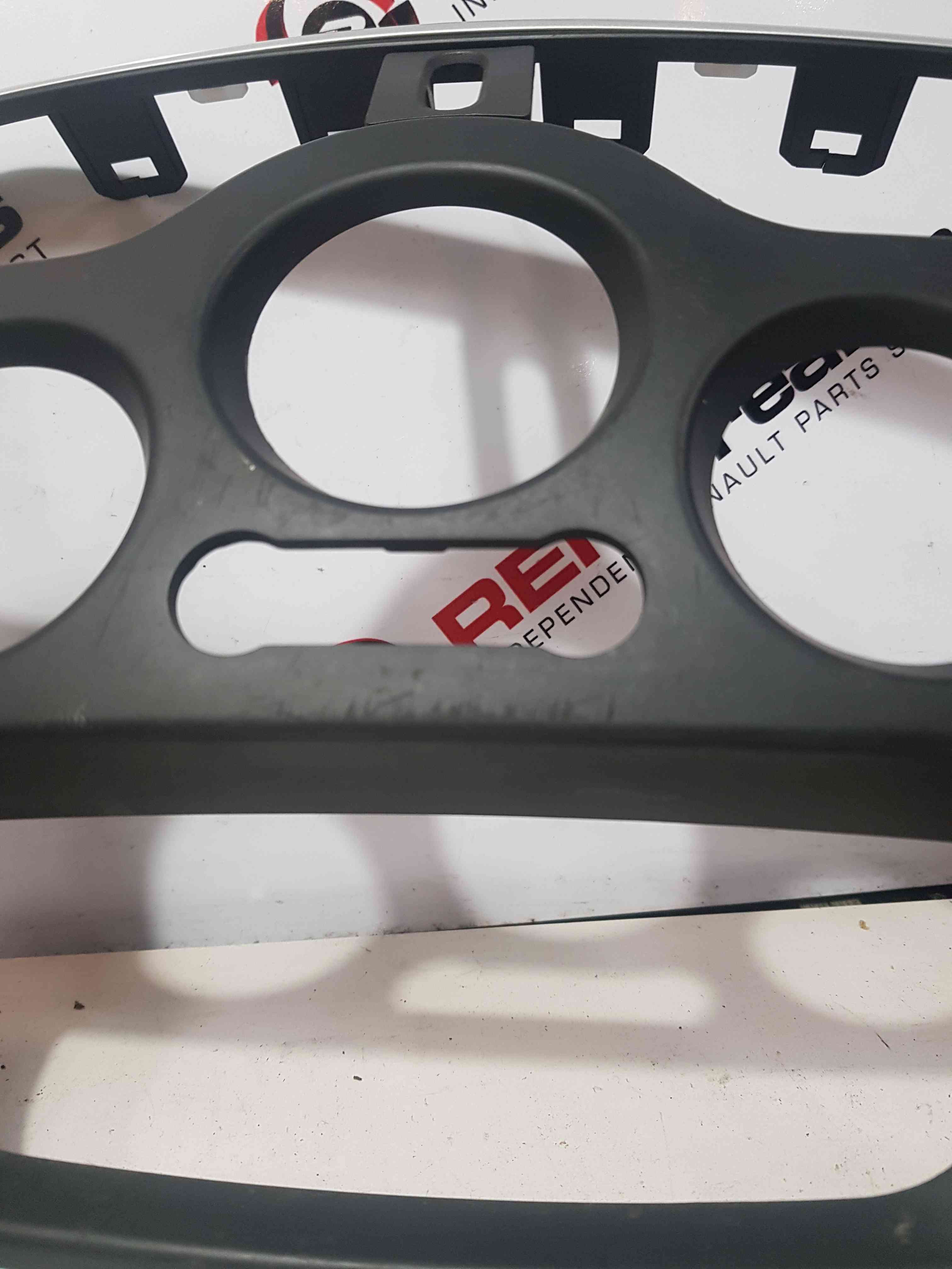 Thumb 4 Renault Kangoo MK2 2007-2013 Centre Vent Heater Console Surround Trim 682609792R